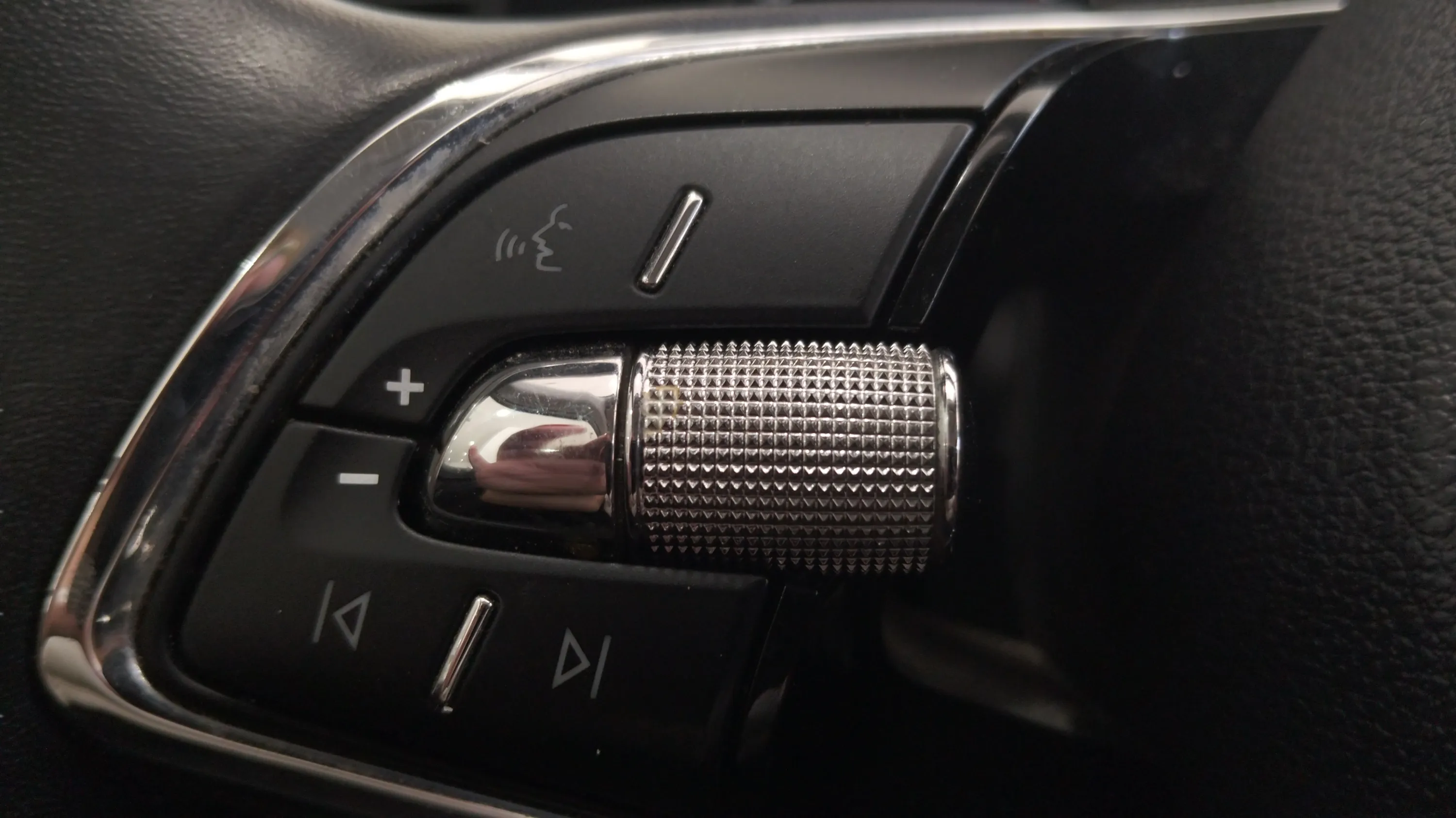 Škoda Kamiq 1.0 TSI Active - foto 16