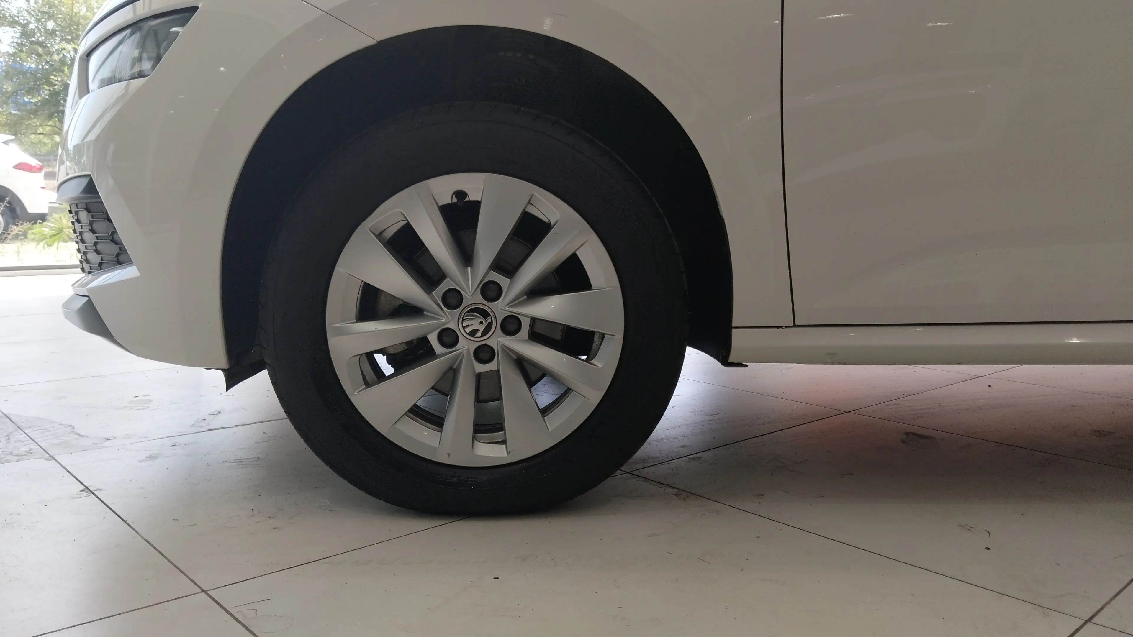 Škoda Kamiq 1.0 TSI Active - foto 6