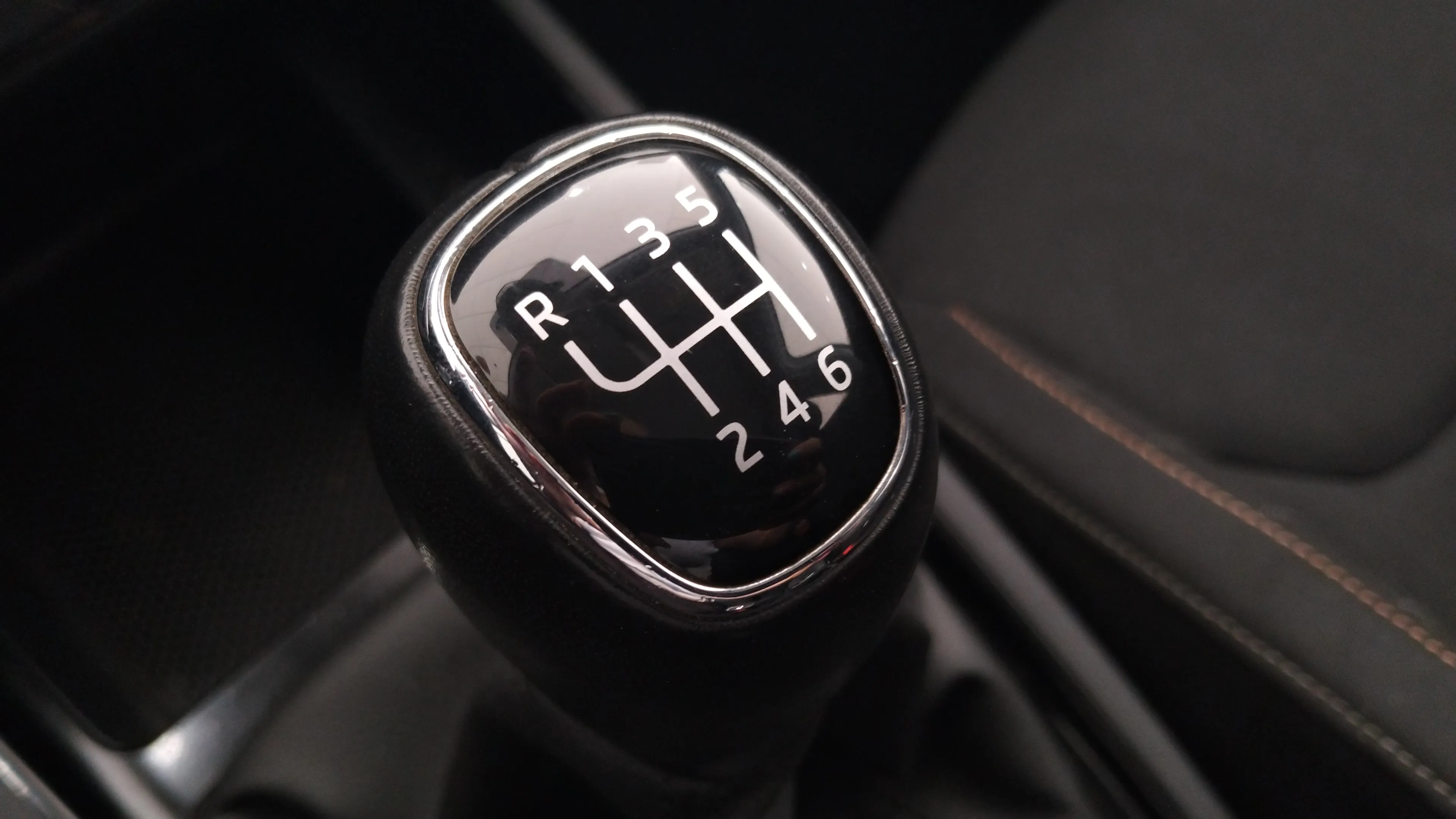 Škoda Kamiq 1.0 TSI Active - foto 15