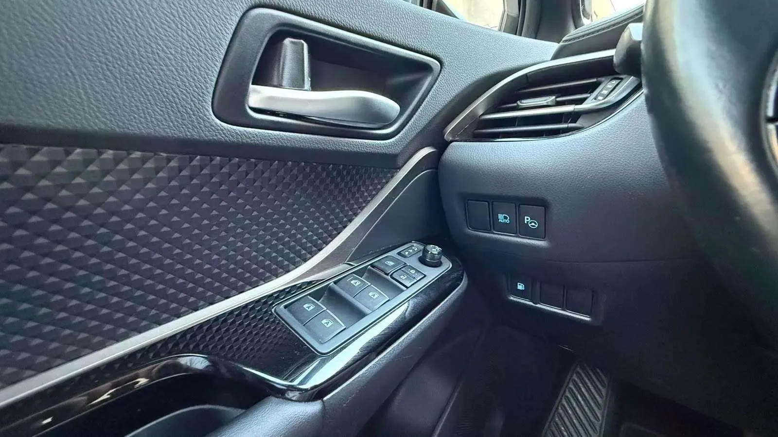 Toyota C-HR 1.8 125H Dynamic Plus - foto 12