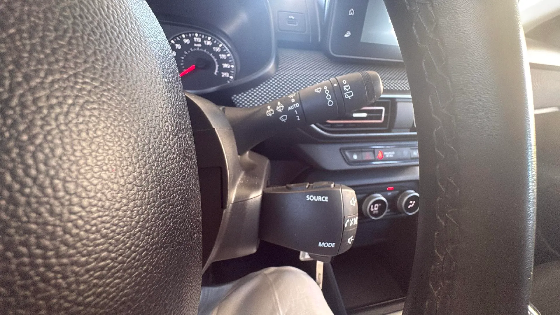 Dacia Sandero Stepway Essential TCe (90V) - foto 14