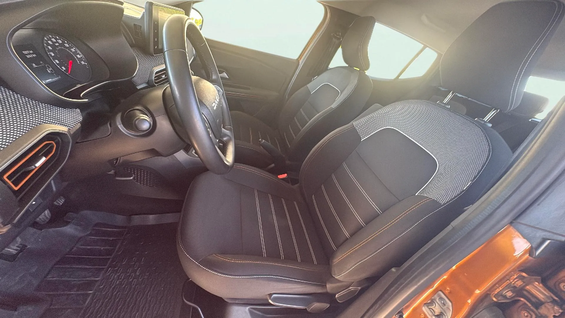 Dacia Sandero Stepway Essential TCe (90V) - foto 24