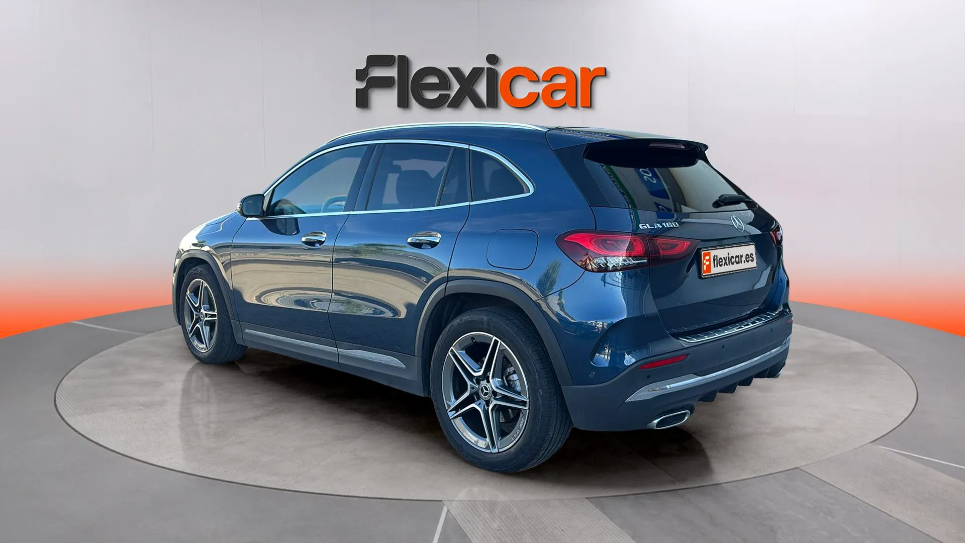 Mercedes-Benz GLA 180 - foto 8