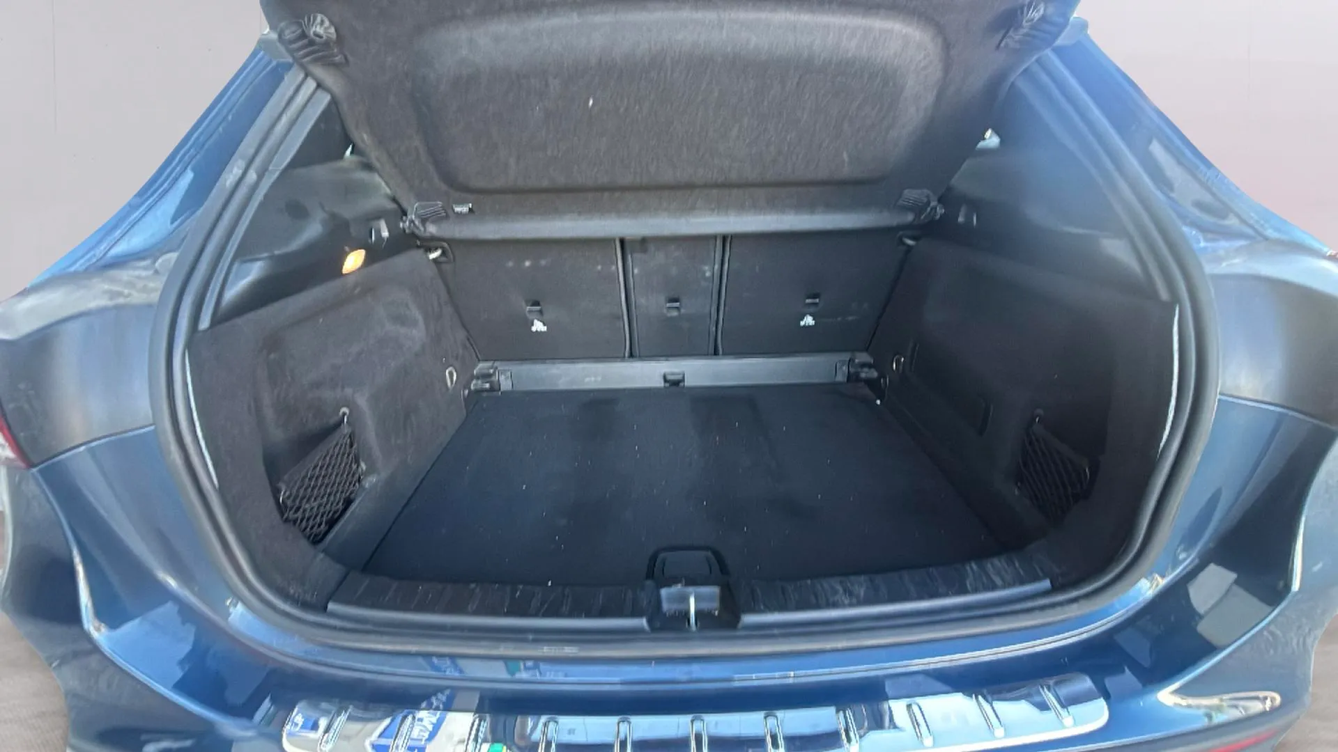 Mercedes-Benz GLA 180 - foto 9