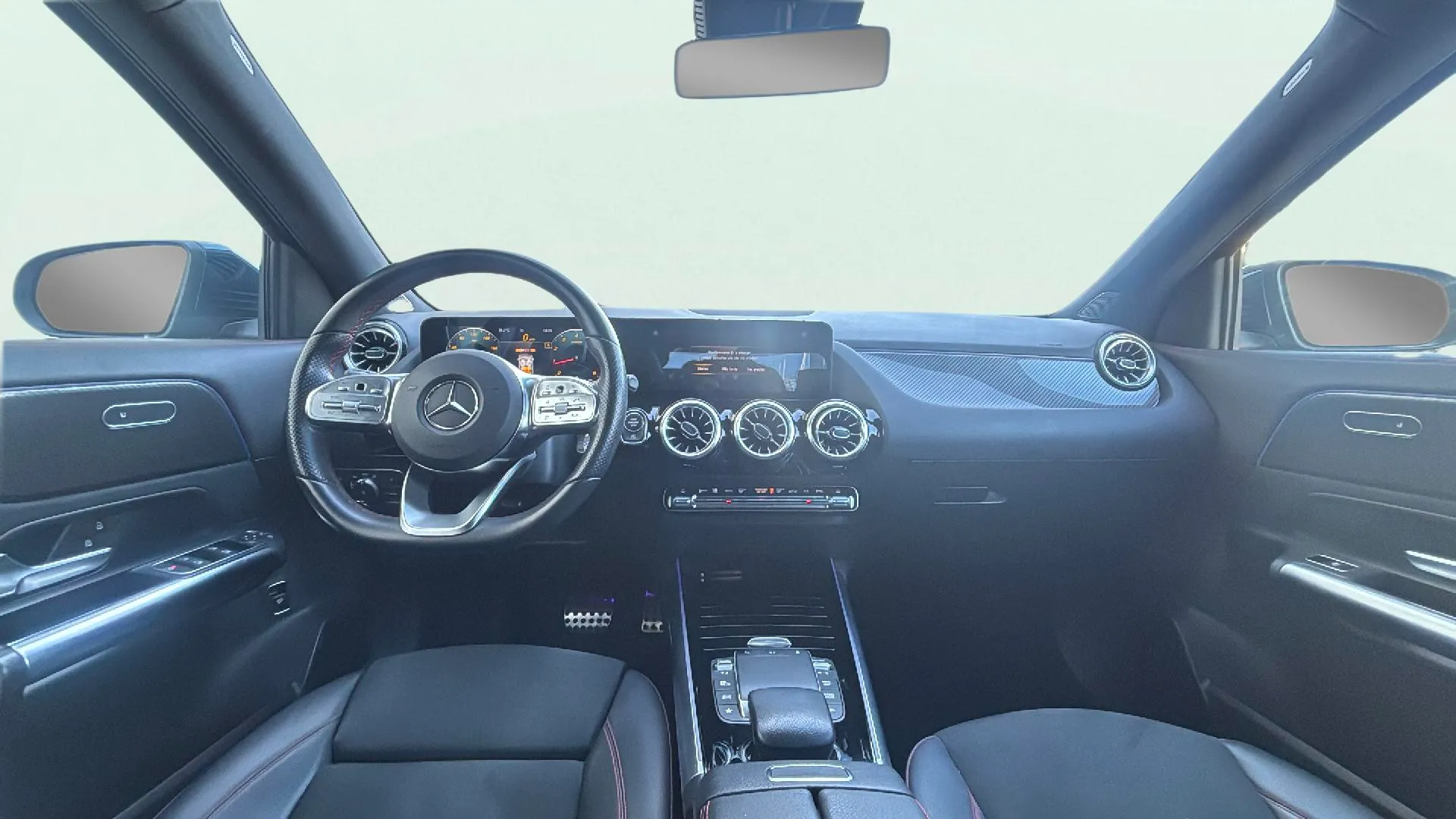 Mercedes-Benz GLA 180 - foto 14
