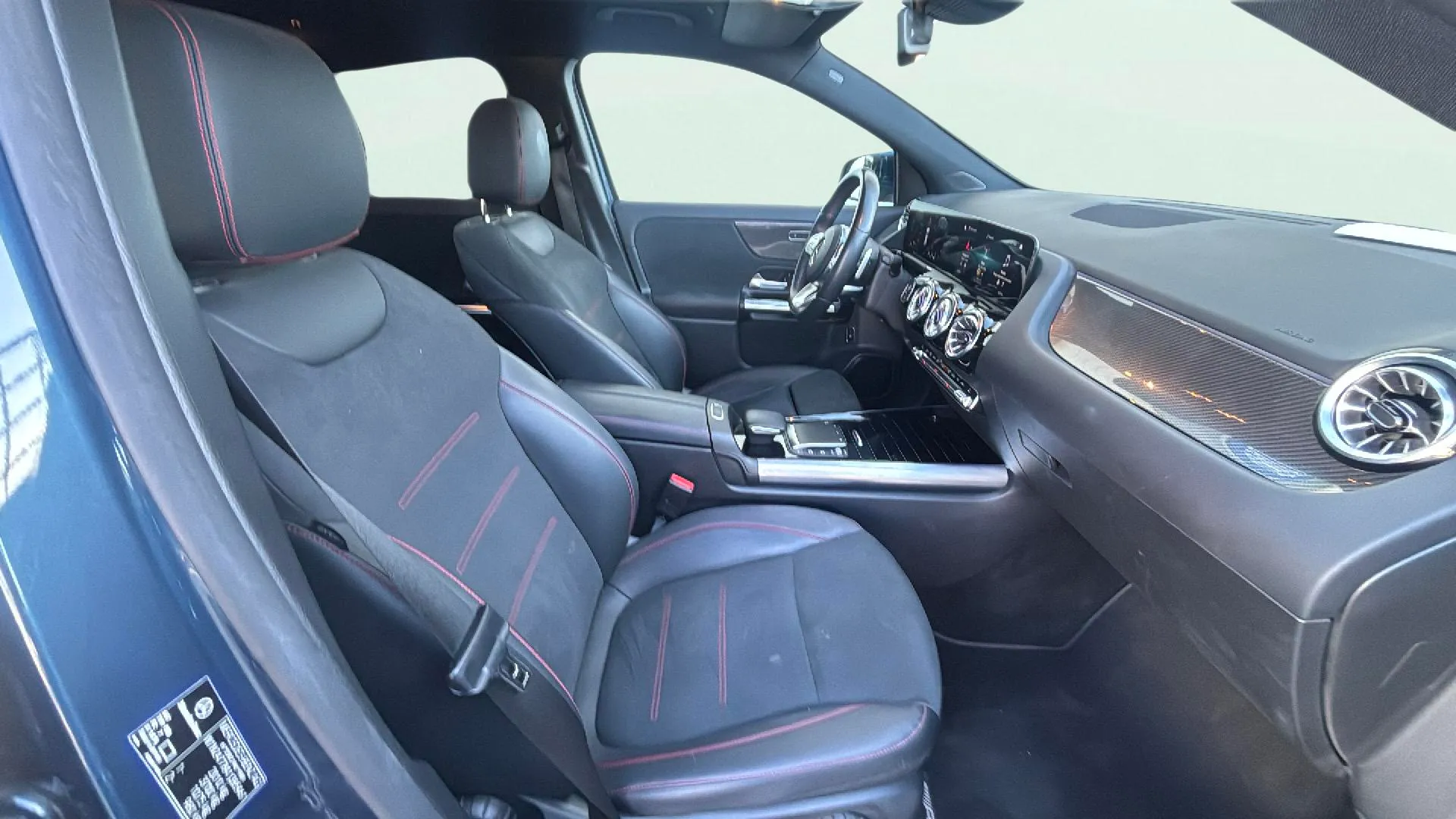 Mercedes-Benz GLA 180 - foto 17