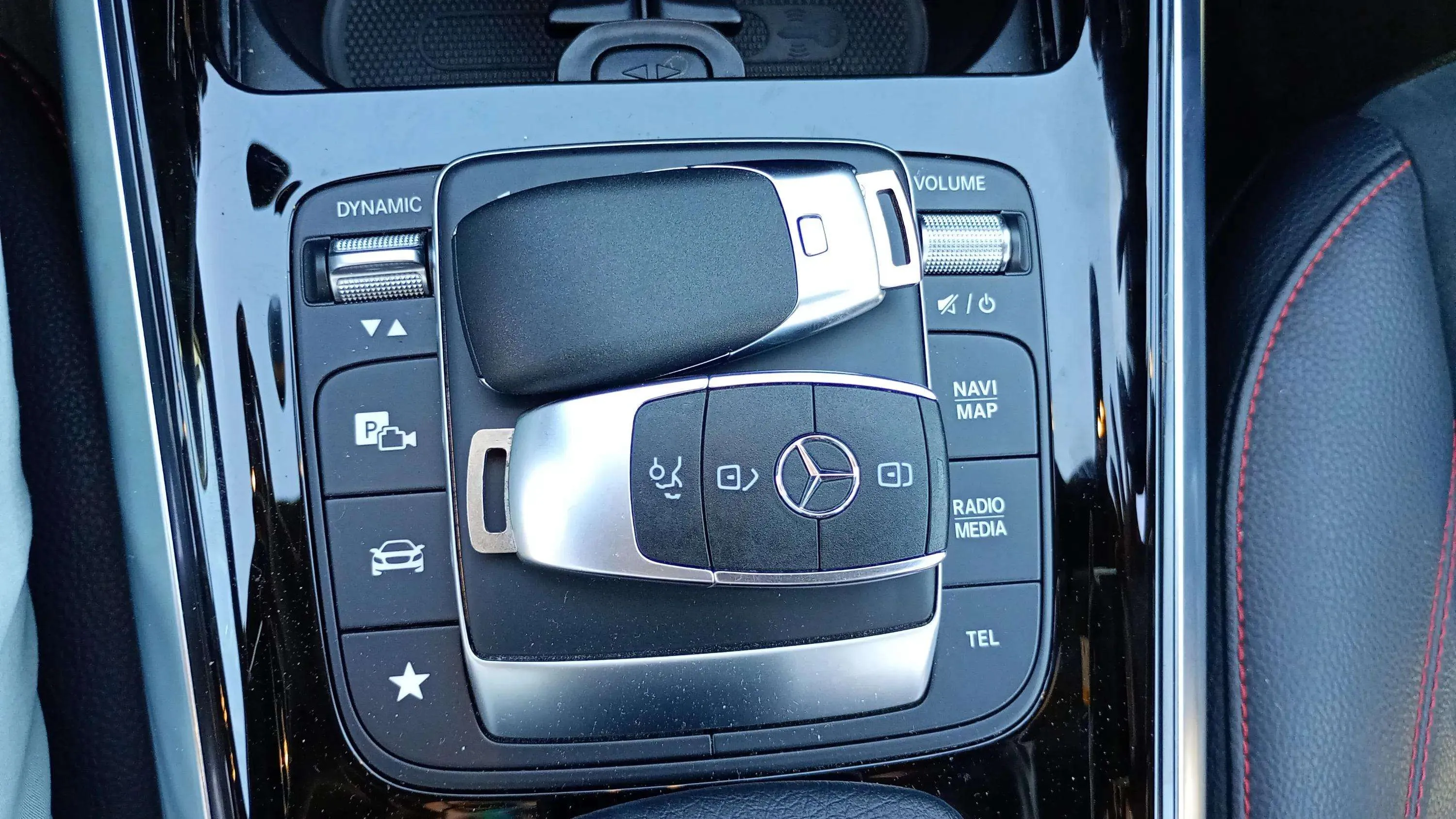 Mercedes-Benz GLA 200 D - foto 16