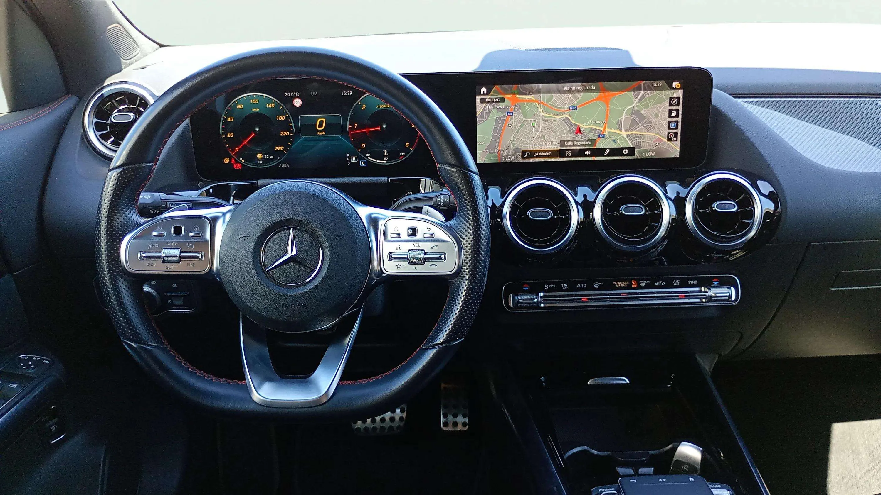 Mercedes-Benz GLA 200 D - foto 12
