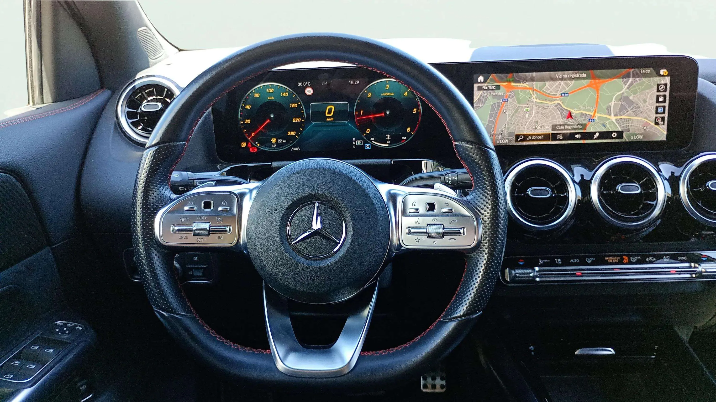 Mercedes-Benz GLA 200 D - foto 11