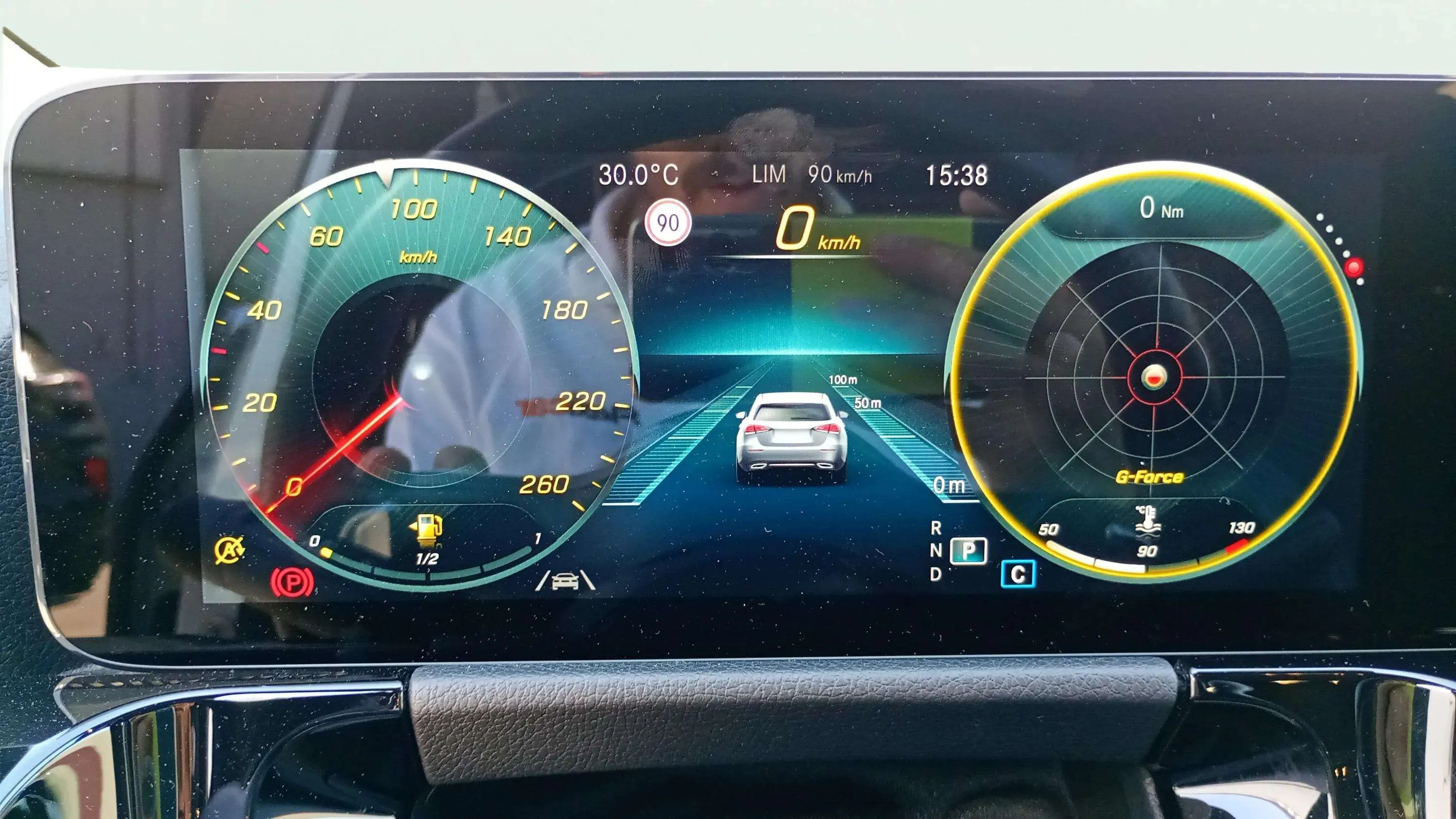 Mercedes-Benz GLA 200 D - foto 24