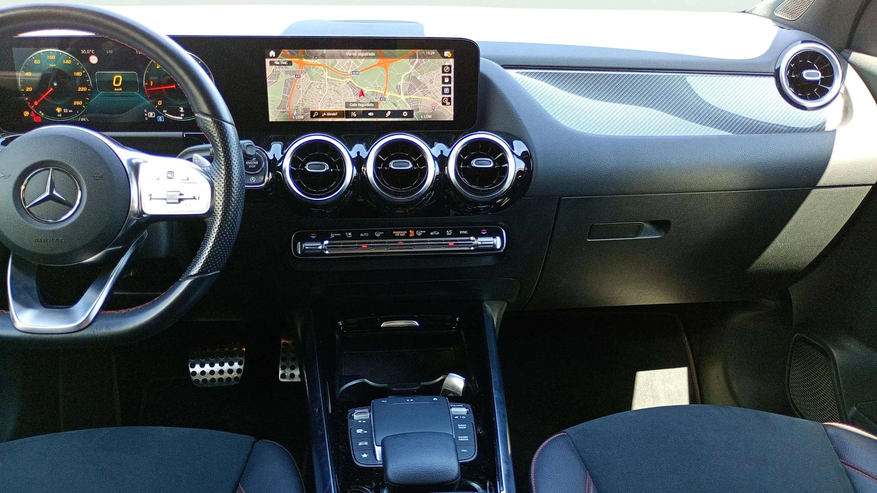 Mercedes-Benz GLA 200 D - foto 13