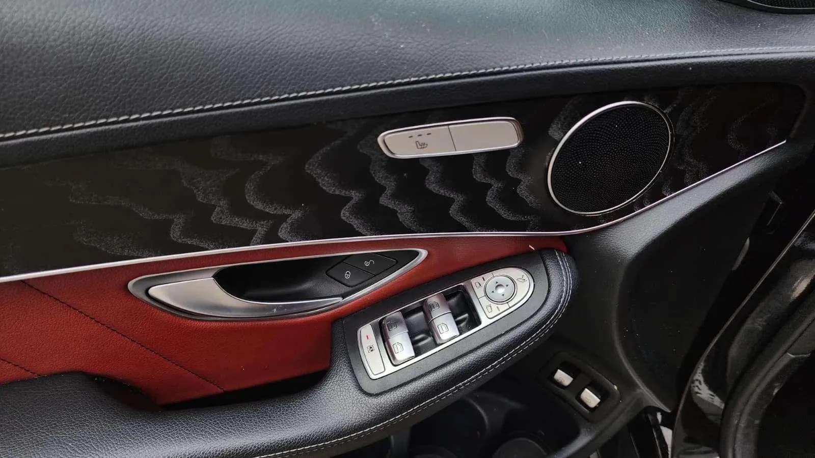 Mercedes-Benz GLC 300 e 4MATIC - foto 24