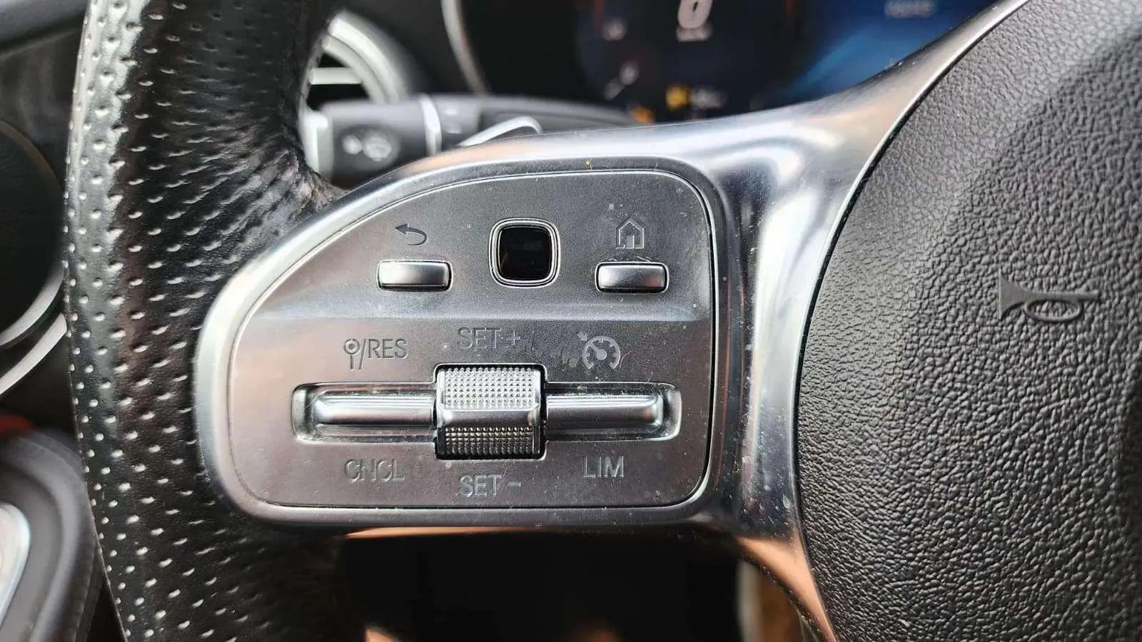 Mercedes-Benz GLC 300 e 4MATIC - foto 14