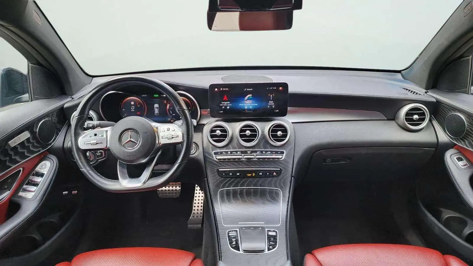 Mercedes-Benz GLC 300 e 4MATIC - foto 11