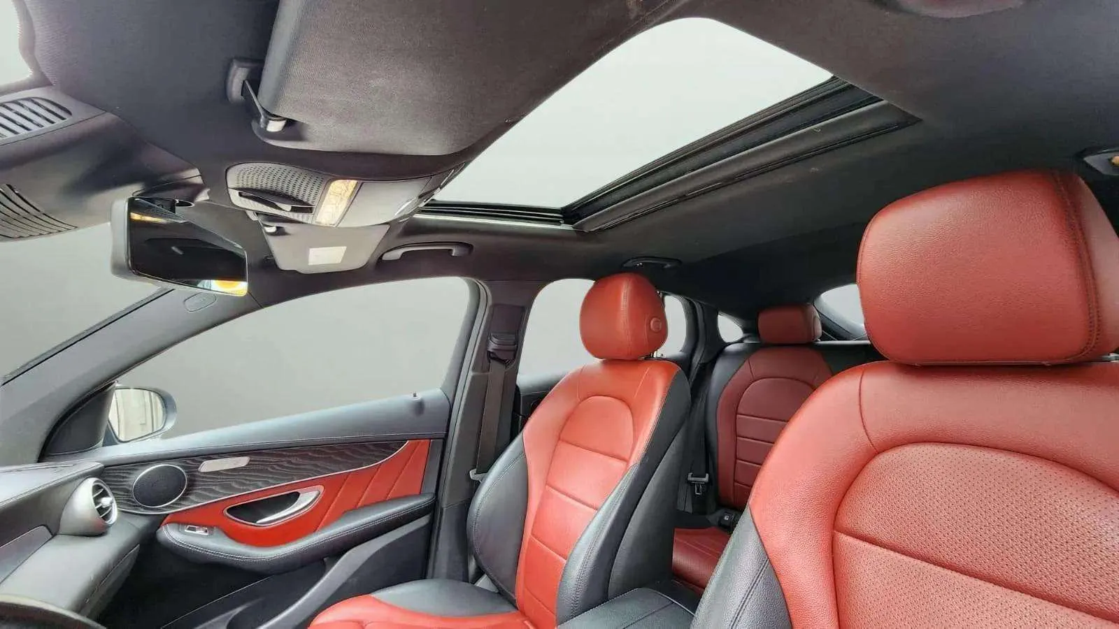Mercedes-Benz GLC 300 e 4MATIC - foto 27