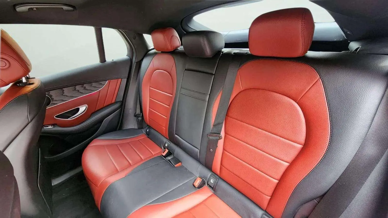 Mercedes-Benz GLC 300 e 4MATIC - foto 26