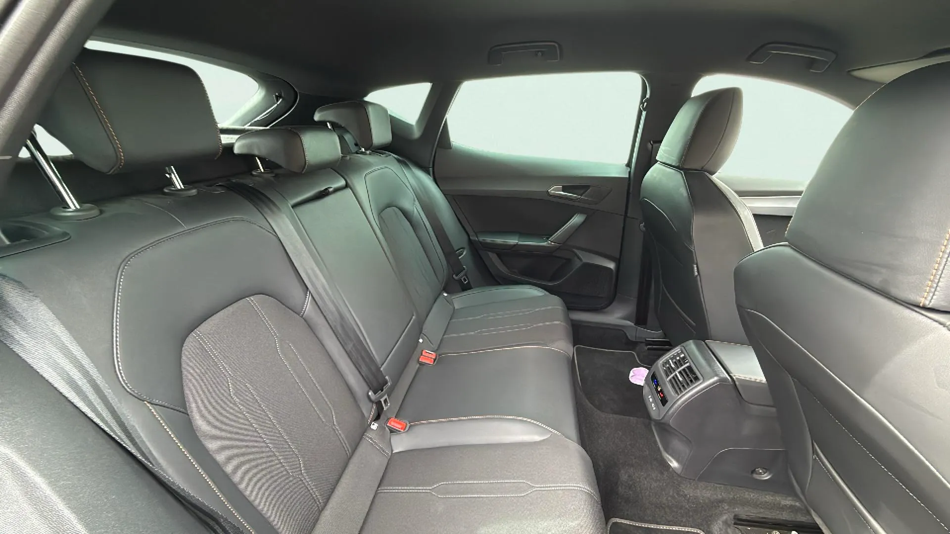 Cupra Formentor 1.5 eTSI Launch Edition DSG - foto 19