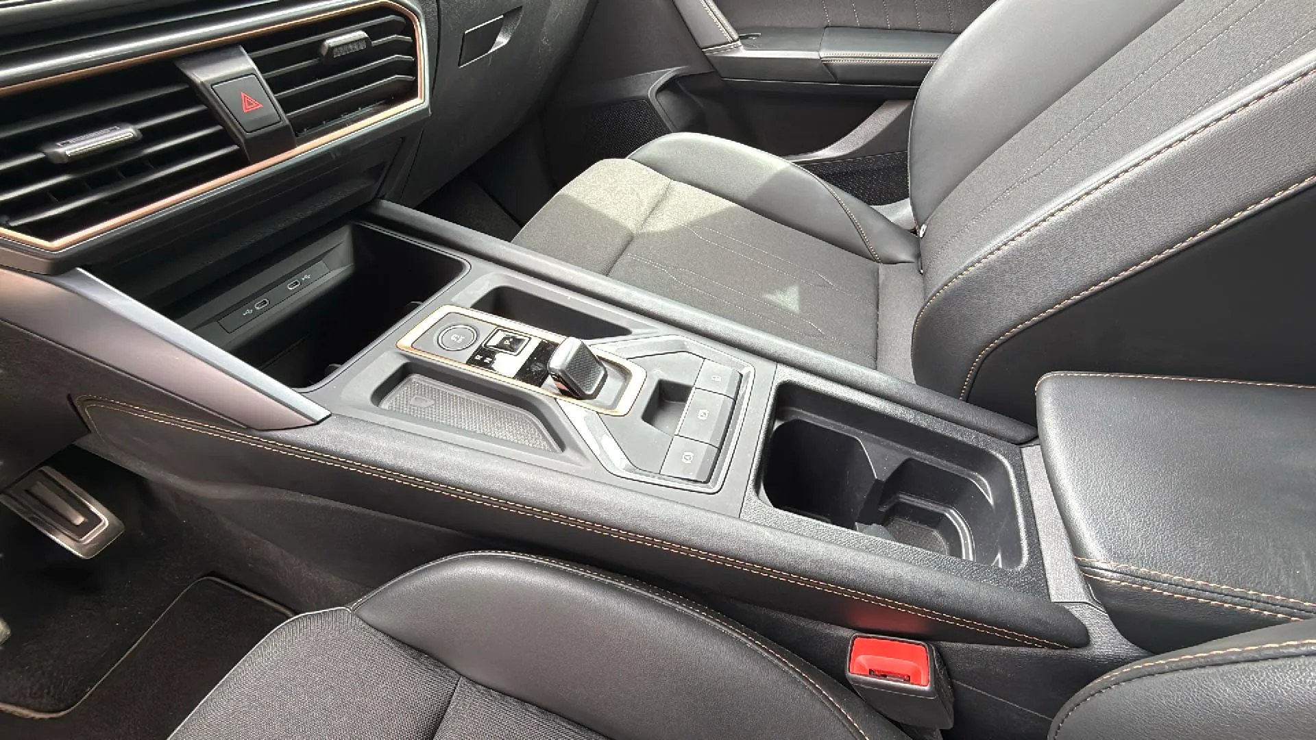 Cupra Formentor 1.5 eTSI Launch Edition DSG - foto 15