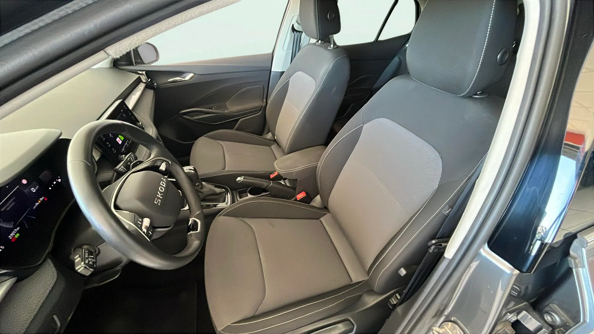 Škoda Fabia 1.0 TSI DSG Selection - foto 12