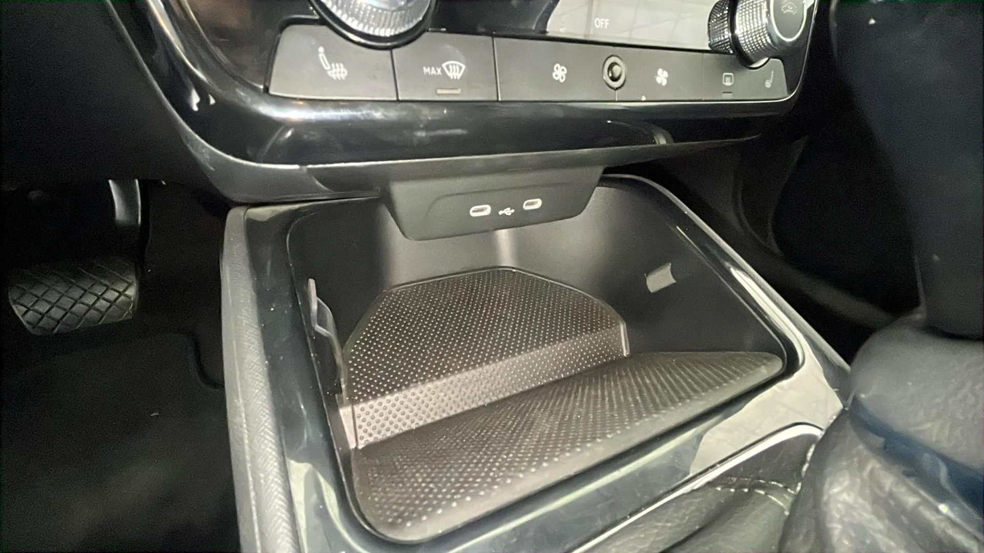Škoda Fabia 1.0 TSI DSG Selection - foto 29