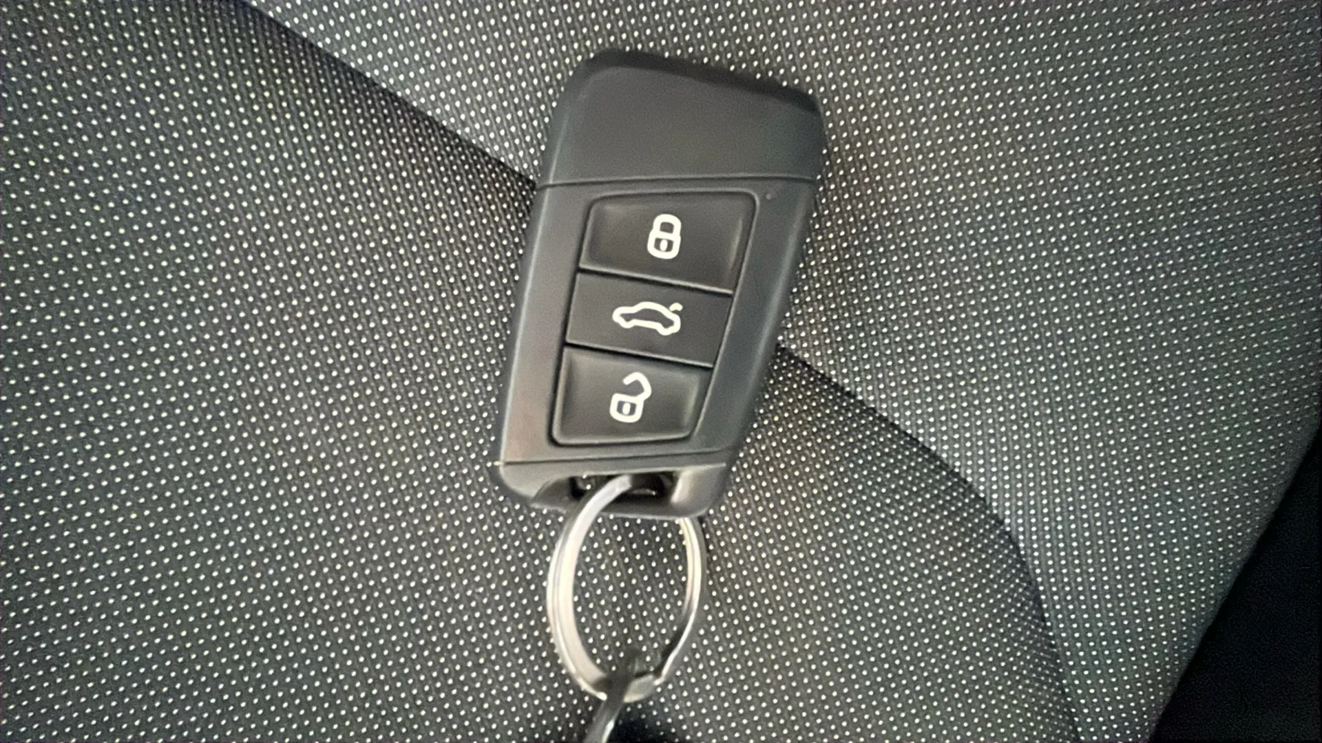 Škoda Fabia 1.0 TSI DSG Selection - foto 20