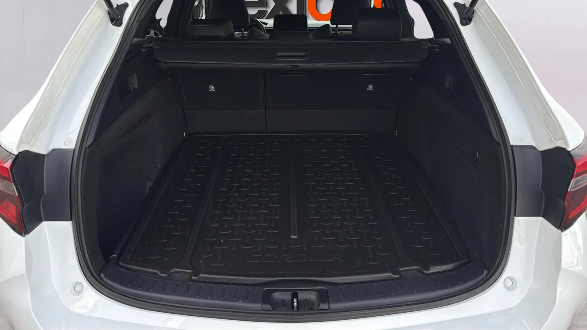 Toyota Corolla 200H Style Touring Sport - foto 9