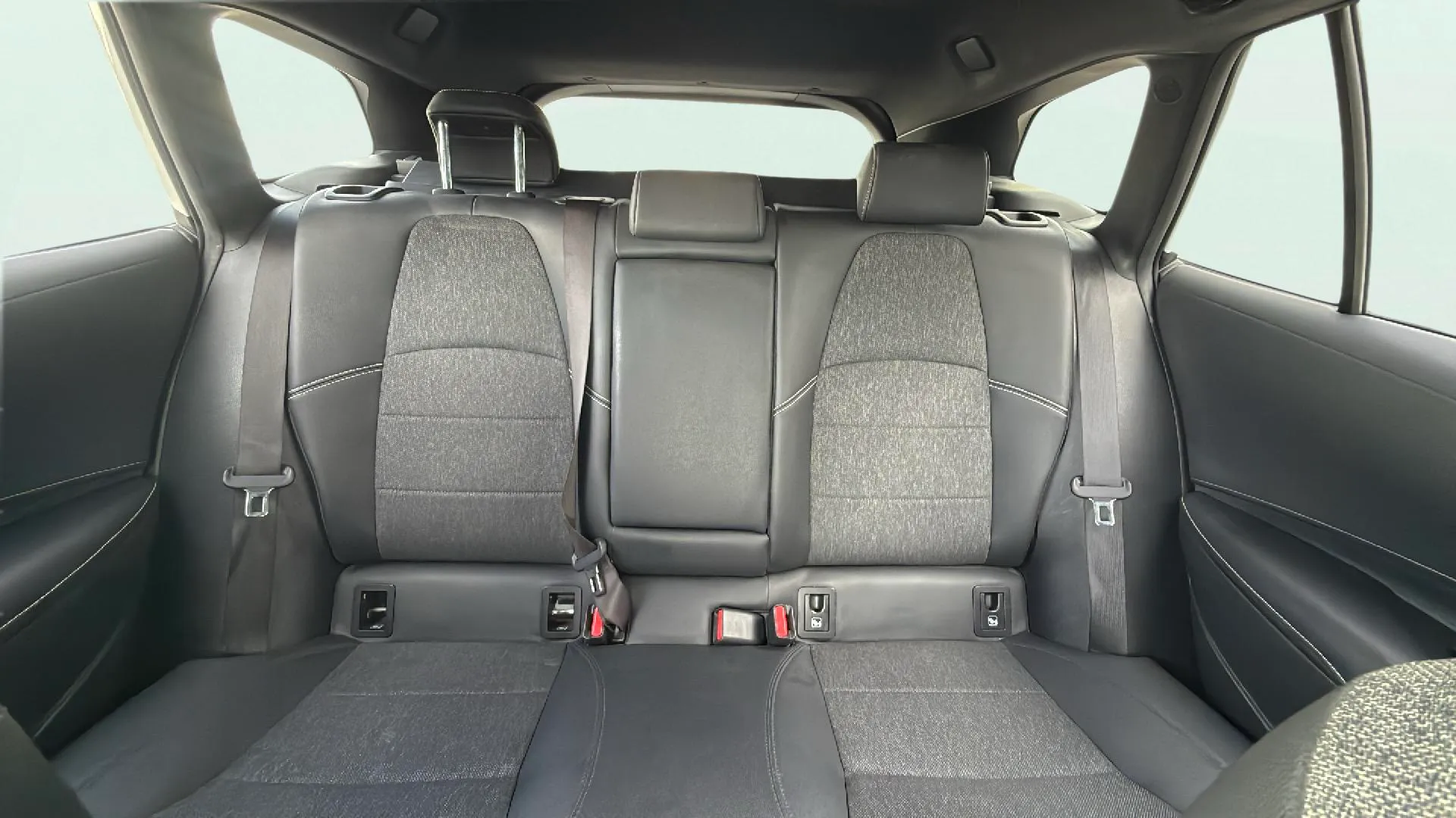Toyota Corolla 200H Style Touring Sport - foto 14