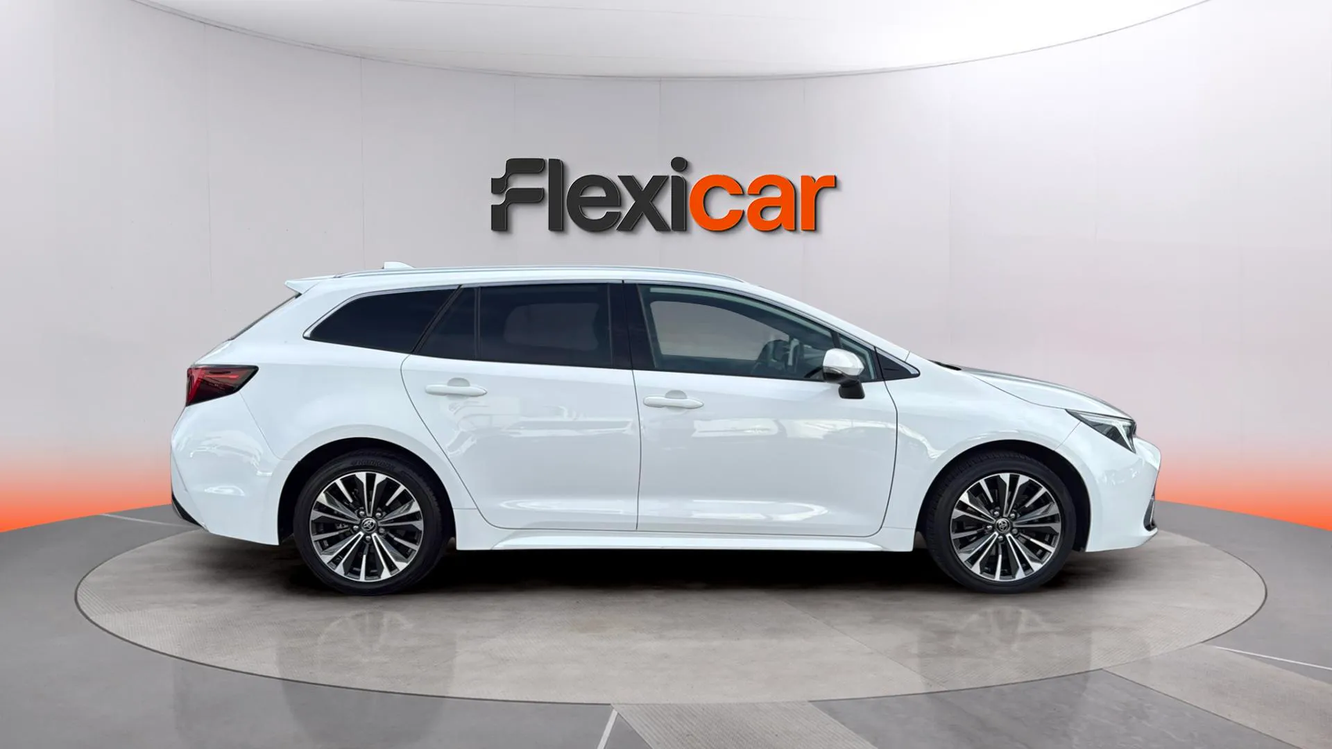 Toyota Corolla 200H Style Touring Sport - foto 5