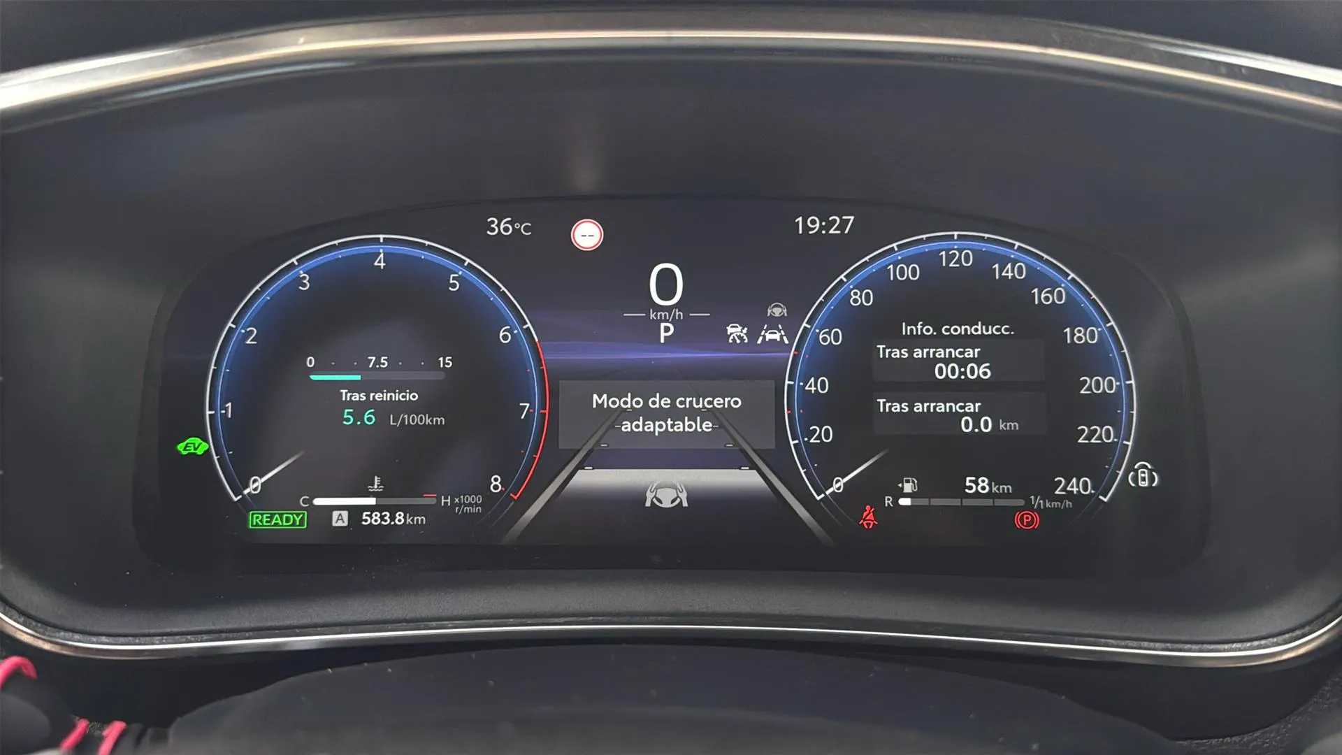 Toyota Corolla 200H Style Touring Sport - foto 11