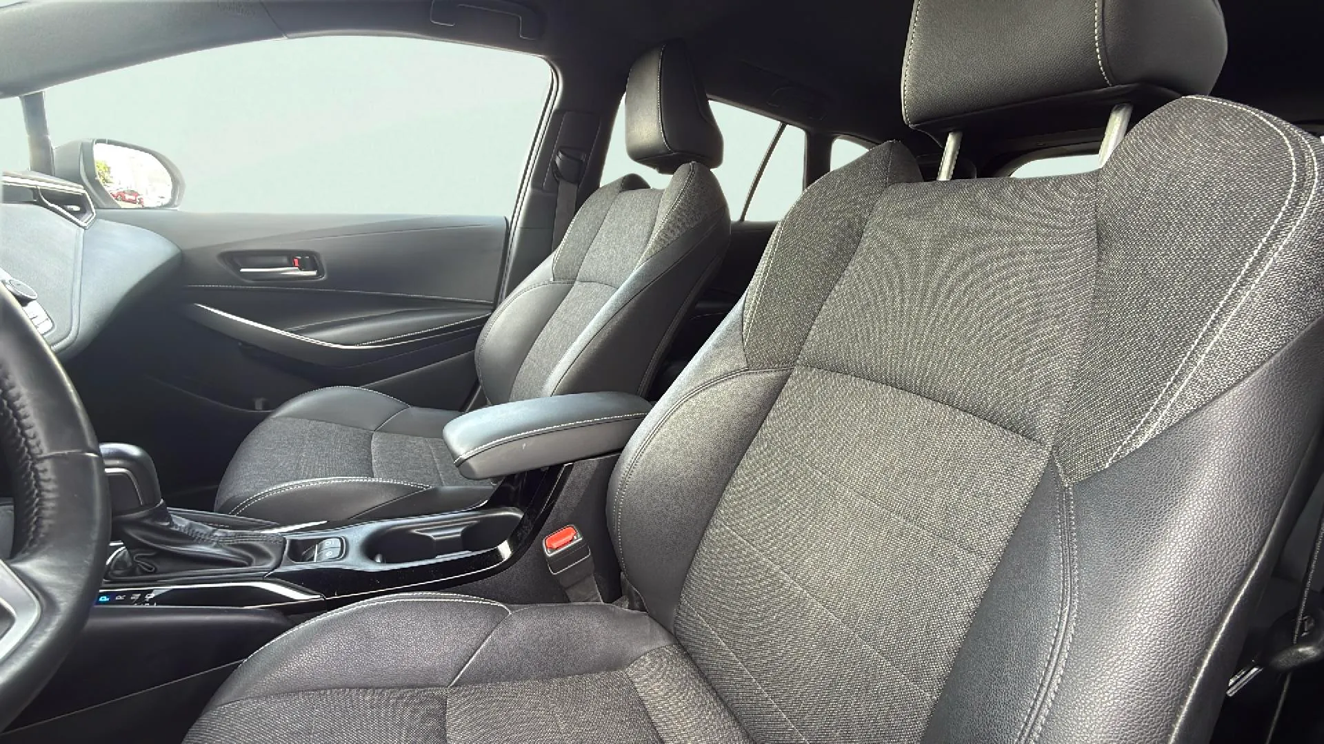 Toyota Corolla 200H Style Touring Sport - foto 15