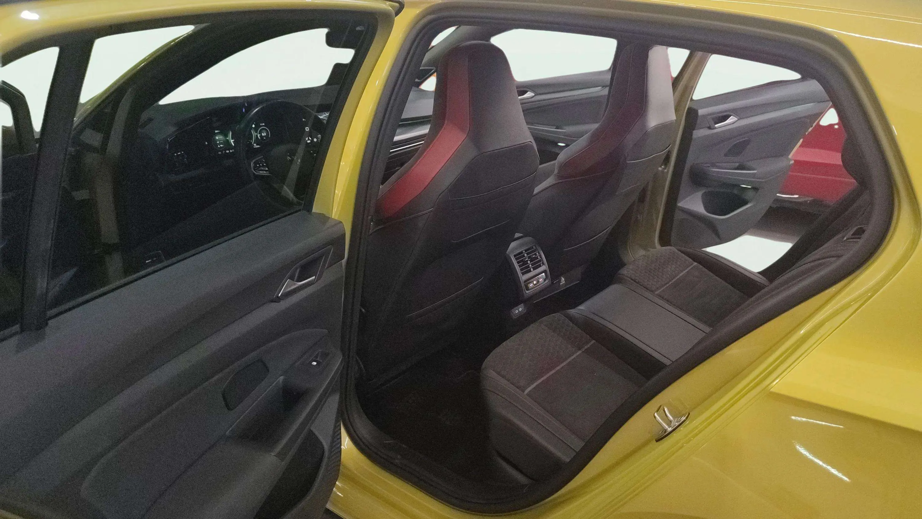 Volkswagen Golf GTI Clubsport 2.0 TSI DSG - foto 16
