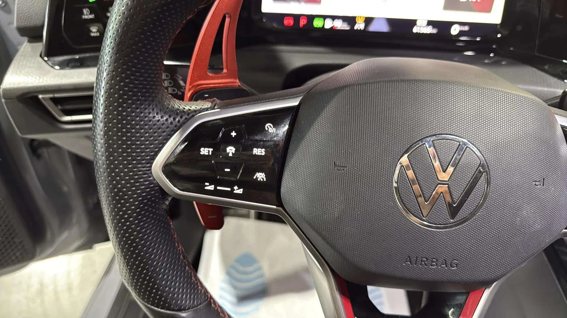 Volkswagen Golf GTI 2.0 TSI DSG - foto 15
