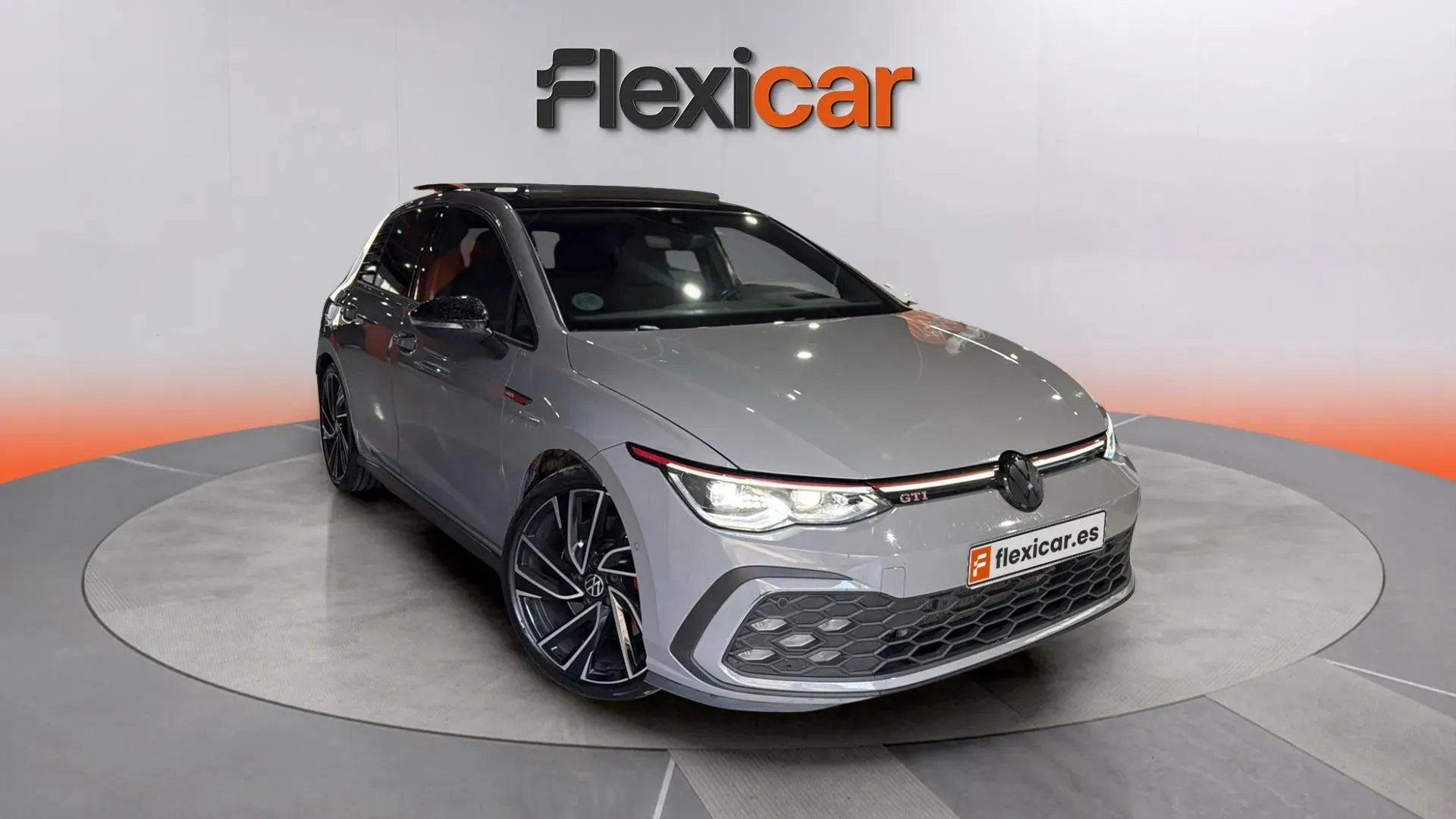 Volkswagen Golf GTI 2.0 TSI DSG - foto 1