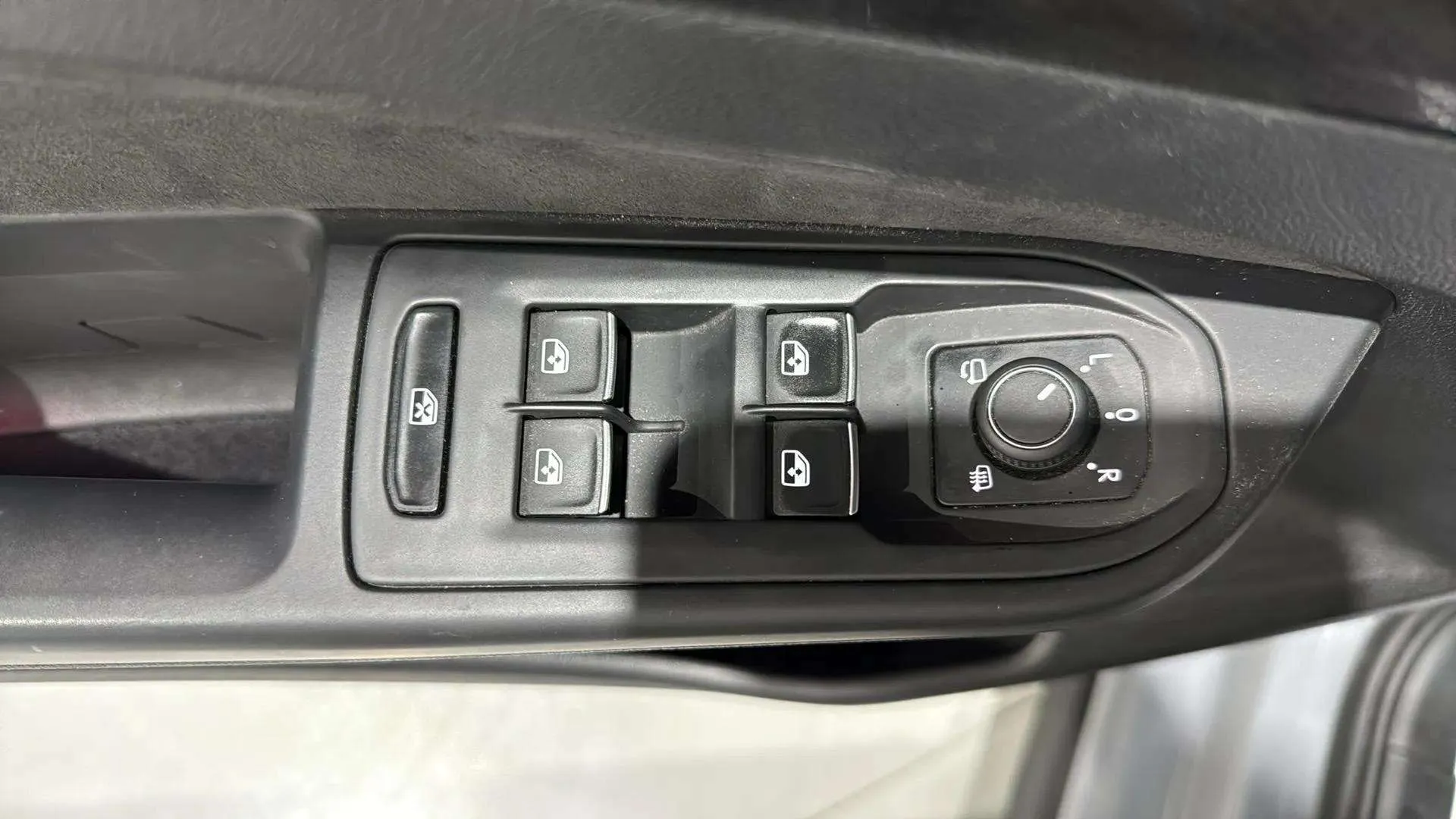 Volkswagen Golf GTI 2.0 TSI DSG - foto 13