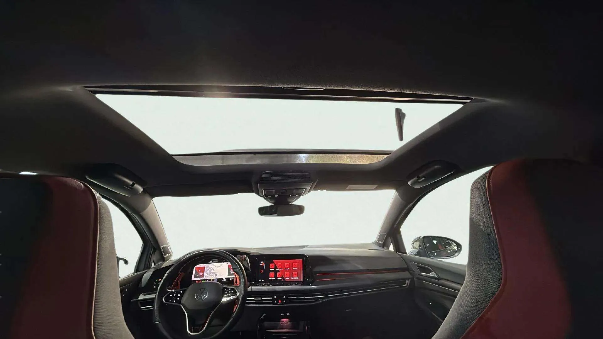 Volkswagen Golf GTI 2.0 TSI DSG - foto 25