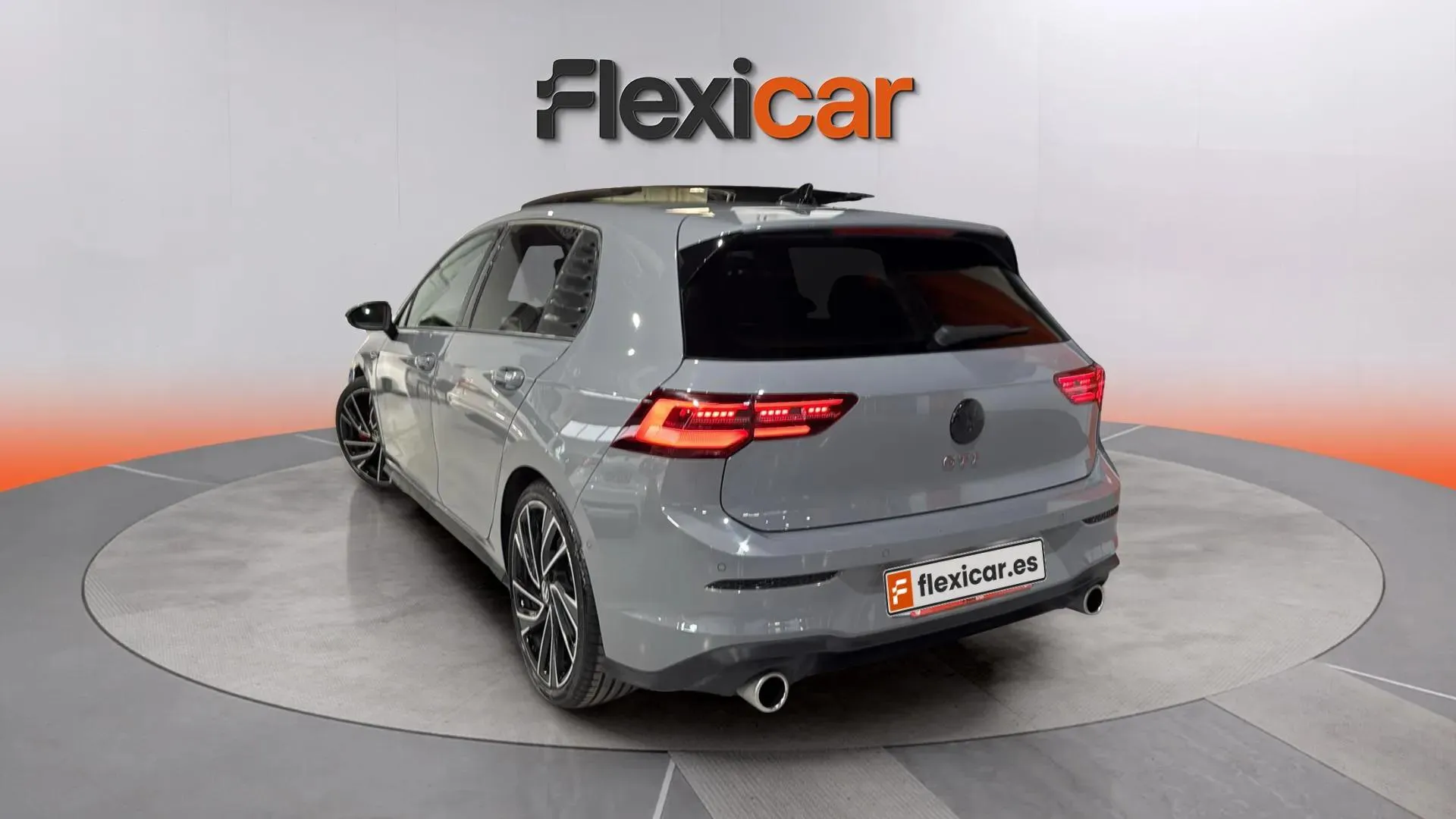 Volkswagen Golf GTI 2.0 TSI DSG - foto 5