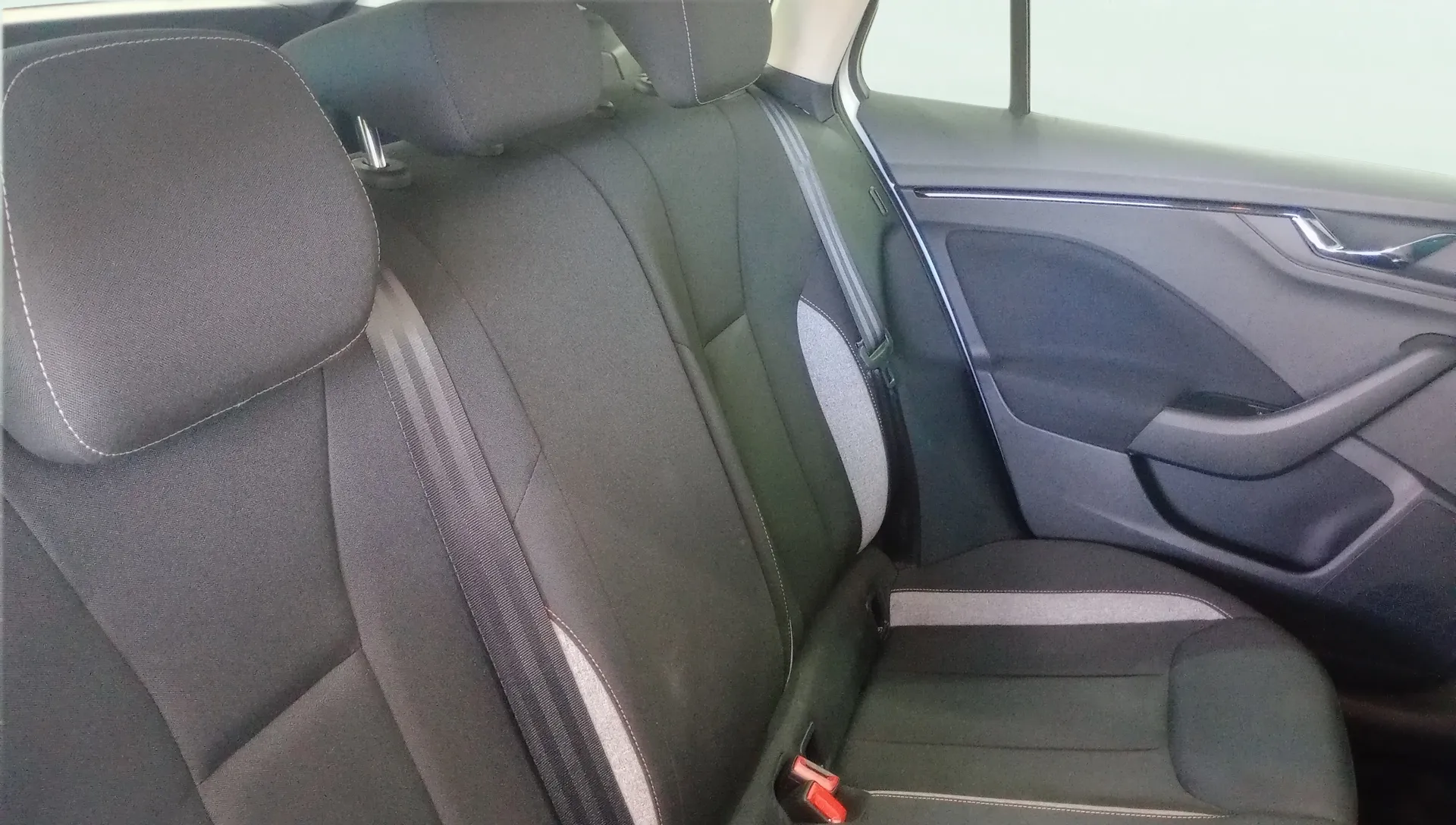 Škoda Kamiq 1.0 TSI DSG Design - foto 10