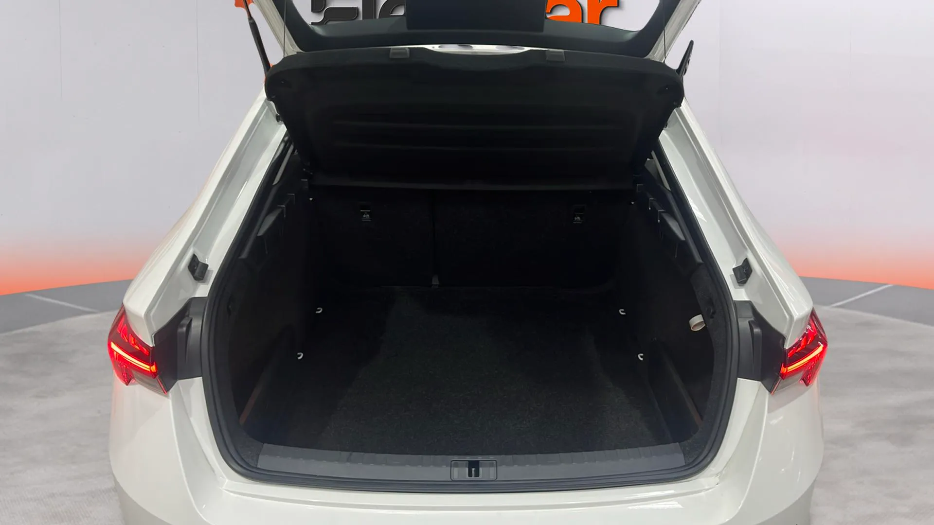Škoda Octavia 2.0 TDI Selection - foto 10