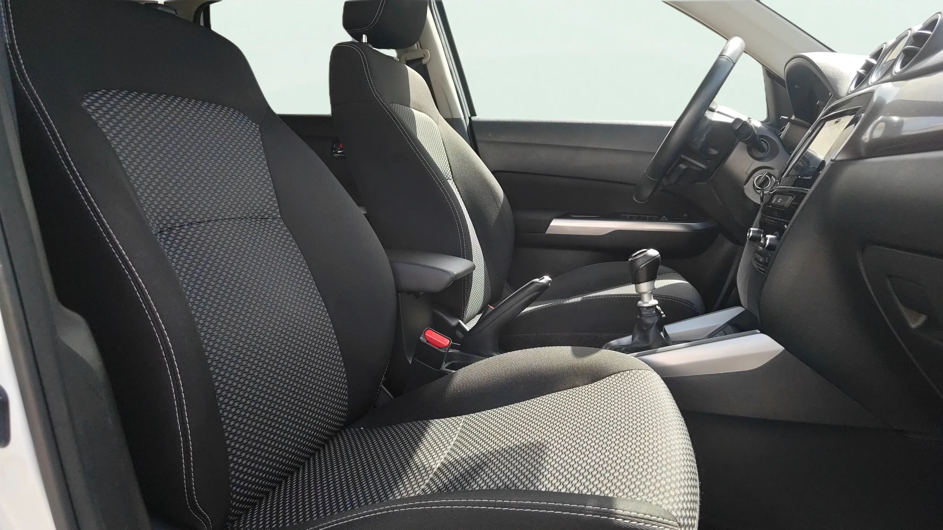 Suzuki Vitara 1.4 T GLE Mid Hybrid - foto 13