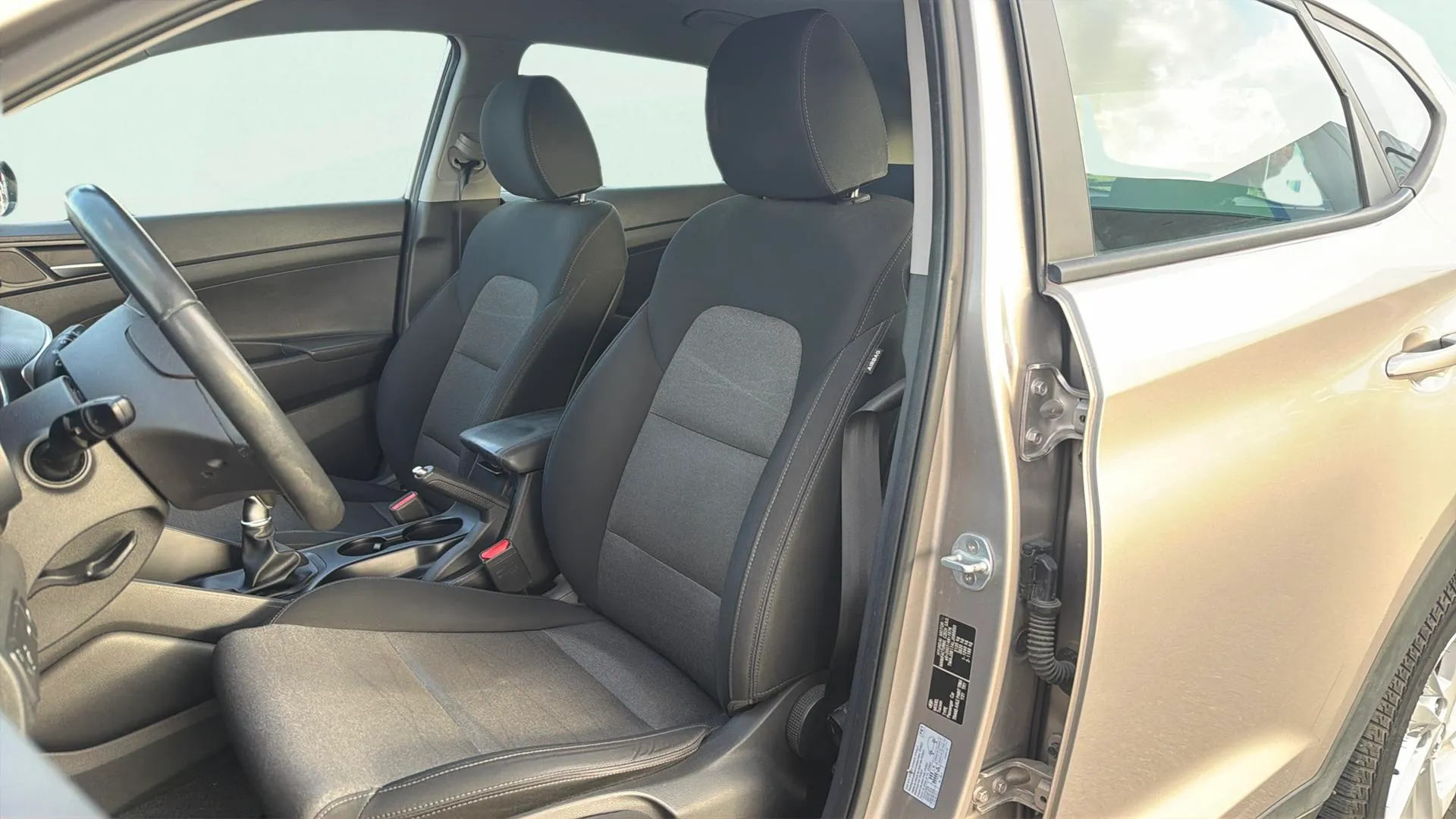 Hyundai Tucson 1.6 CRDi Essence 4x2 - foto 23