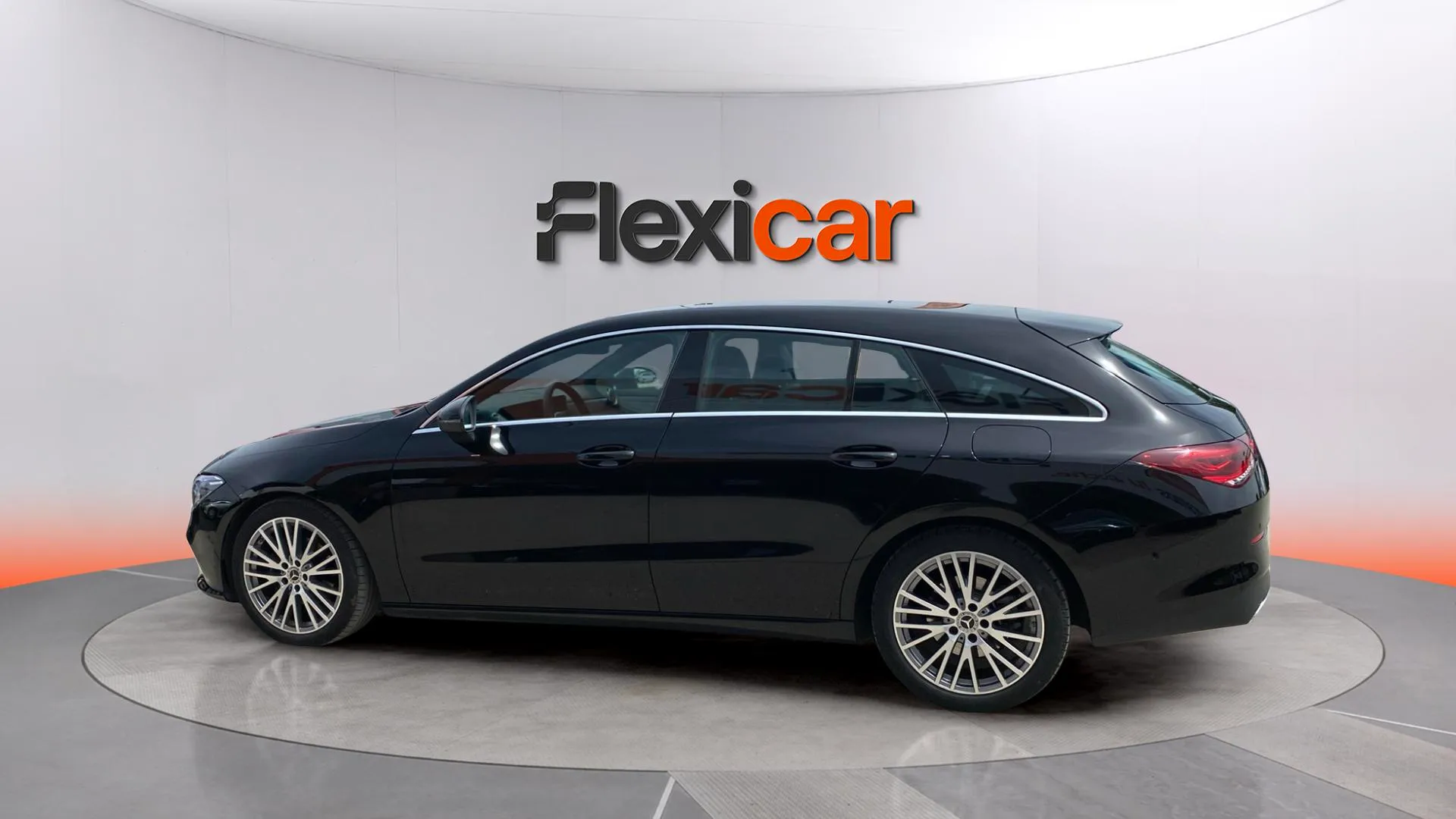 Mercedes-Benz CLA 180 Shooting Brake - foto 6