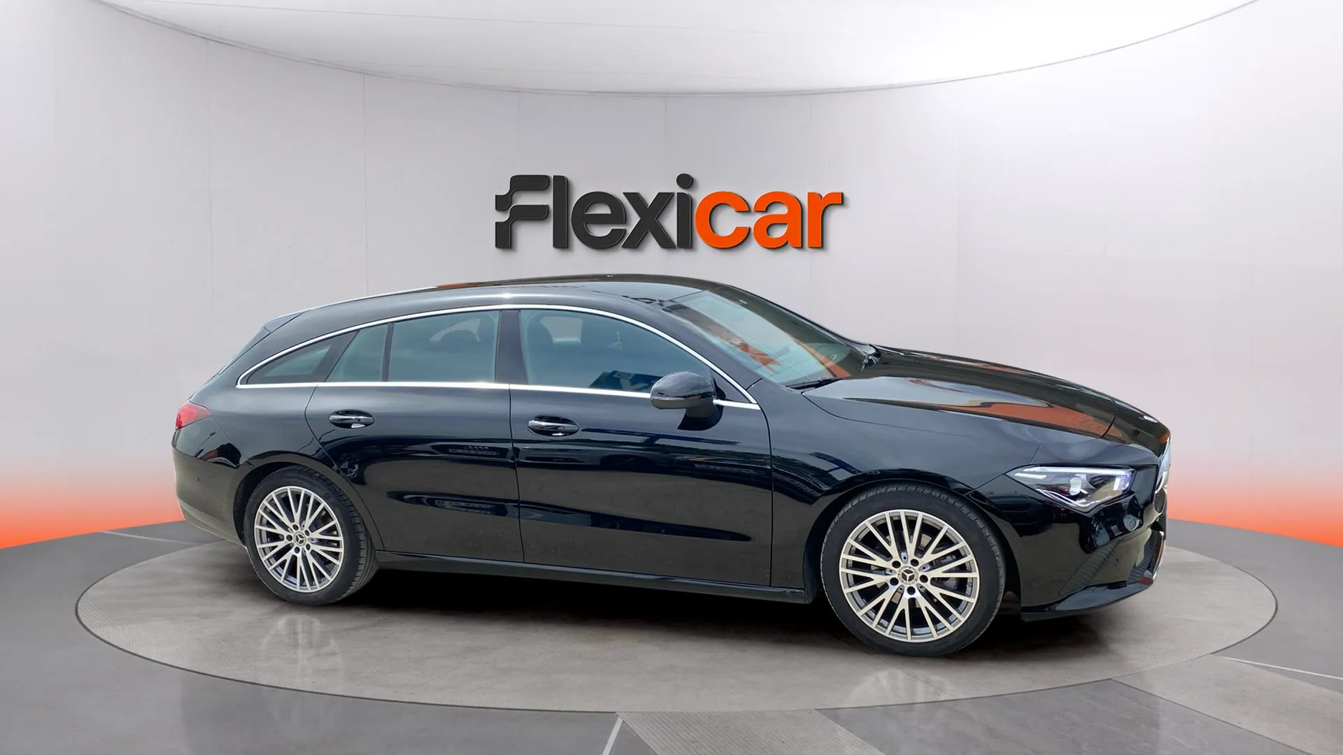 Mercedes-Benz CLA 180 Shooting Brake - foto 12
