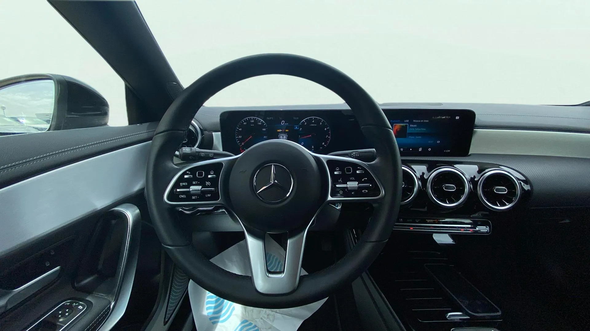 Mercedes-Benz CLA 180 Shooting Brake - foto 16