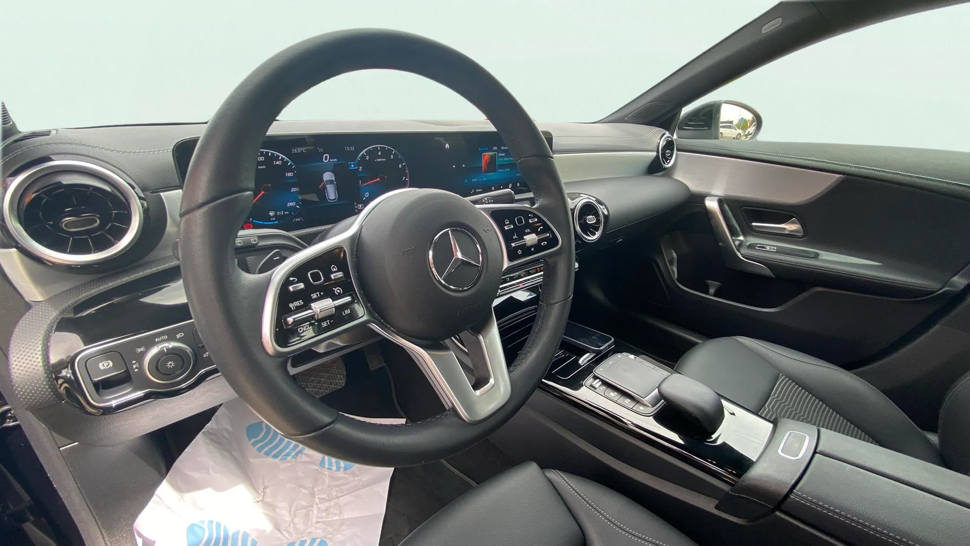 Mercedes-Benz CLA 180 Shooting Brake - foto 32
