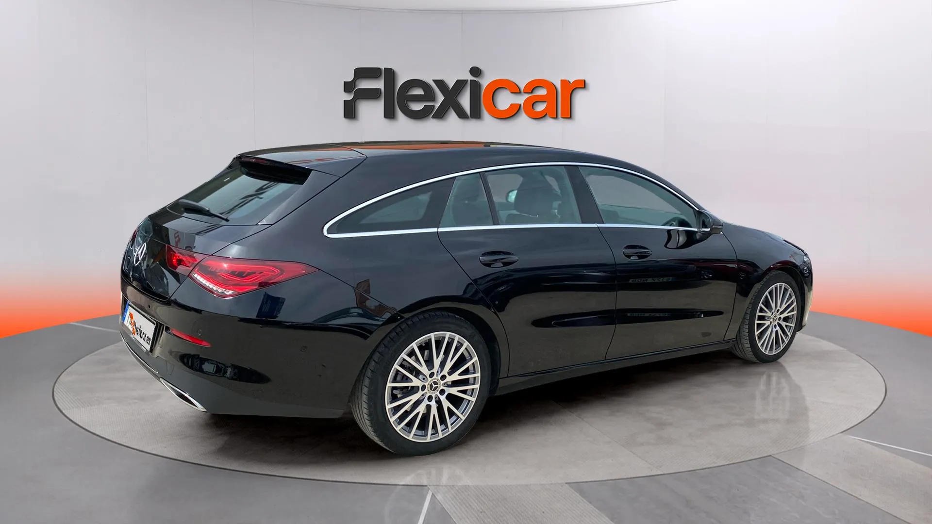 Mercedes-Benz CLA 180 Shooting Brake - foto 8