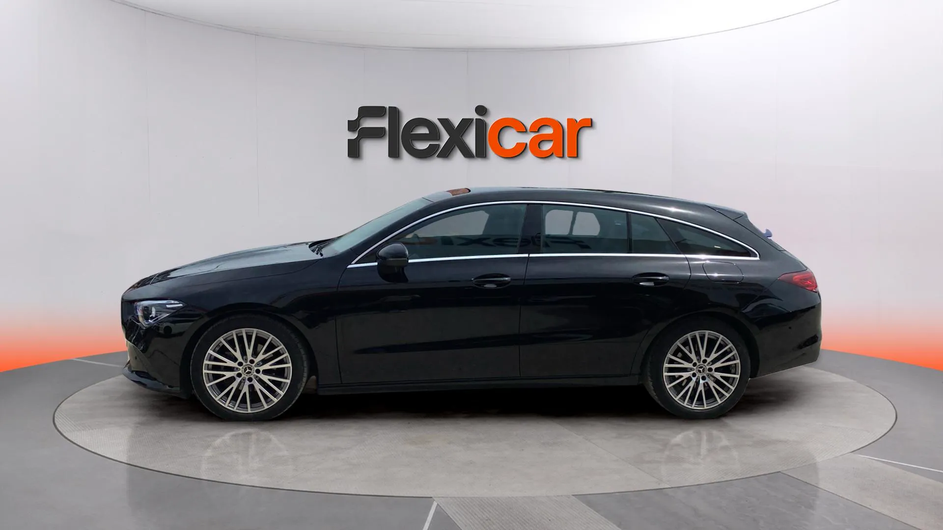 Mercedes-Benz CLA 180 Shooting Brake - foto 5