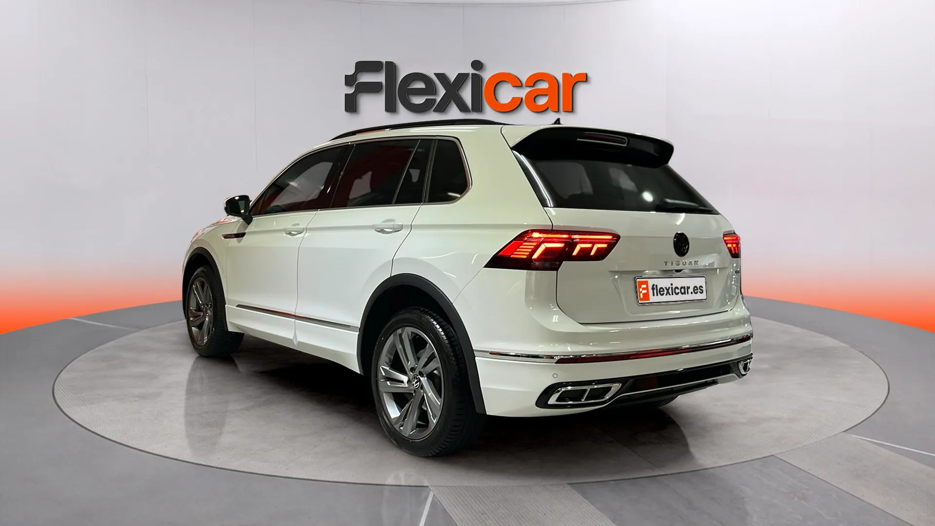 Volkswagen Tiguan R-Line 2.0 TDI DSG - foto 5