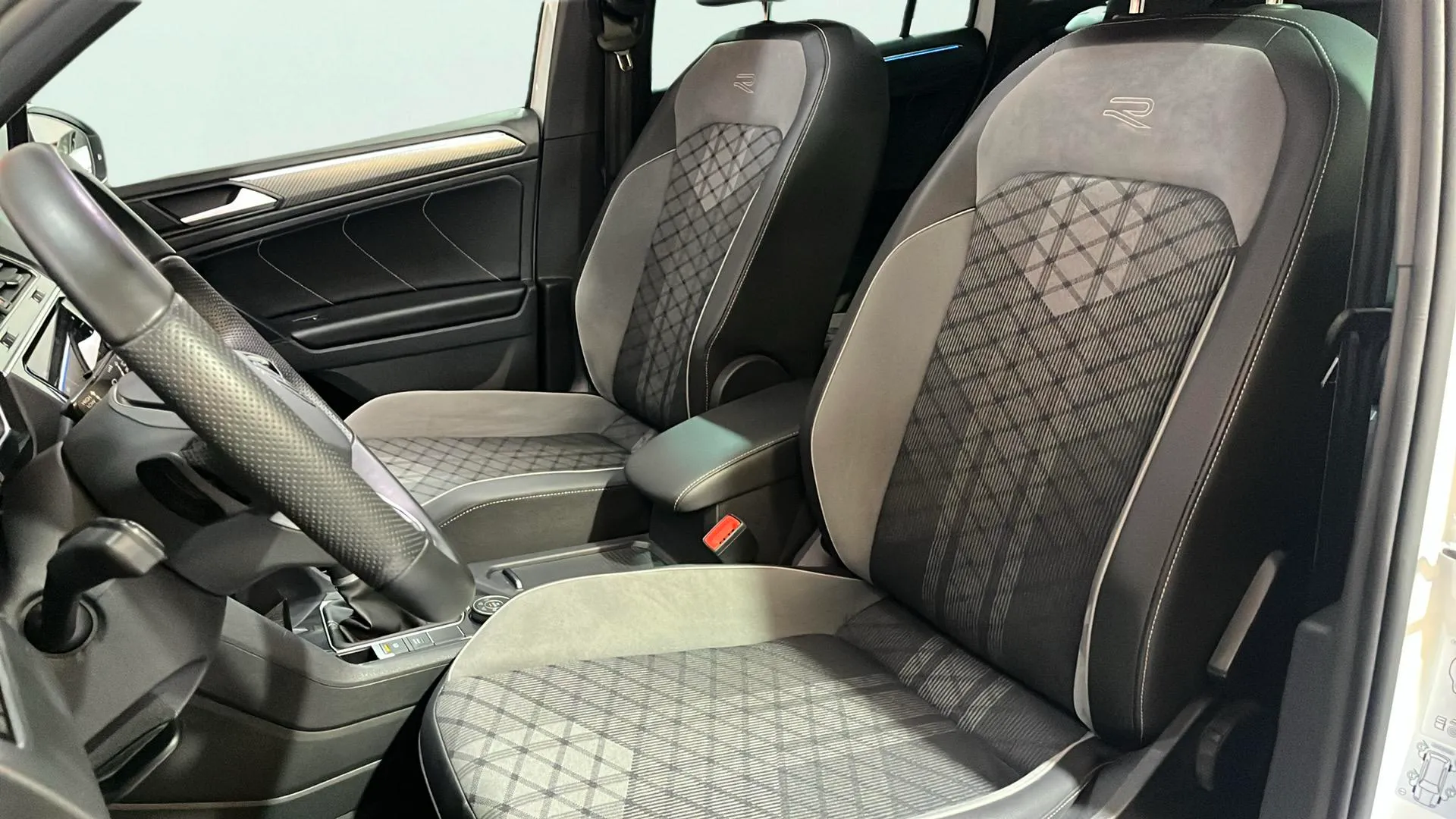 Volkswagen Tiguan R-Line 2.0 TDI DSG - foto 17