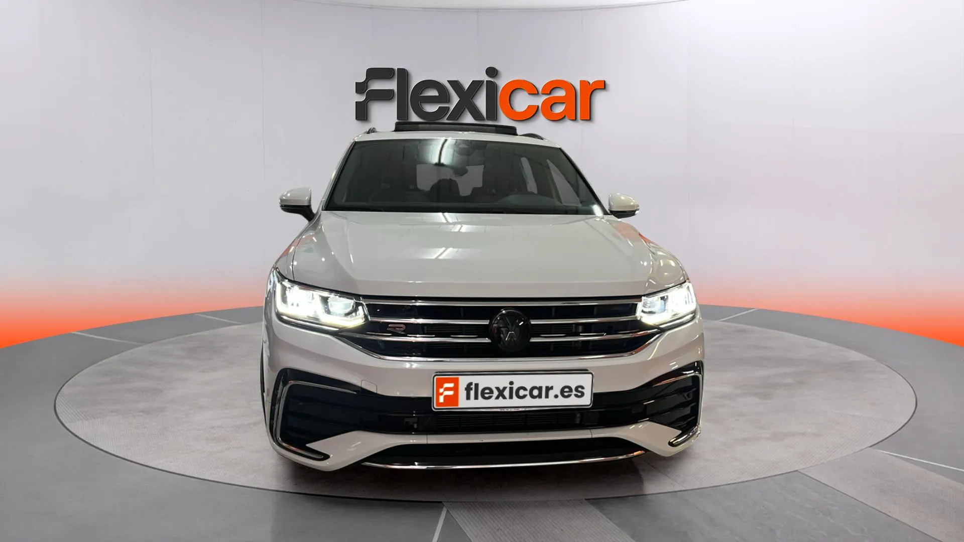 Volkswagen Tiguan R-Line 2.0 TDI DSG - foto 2