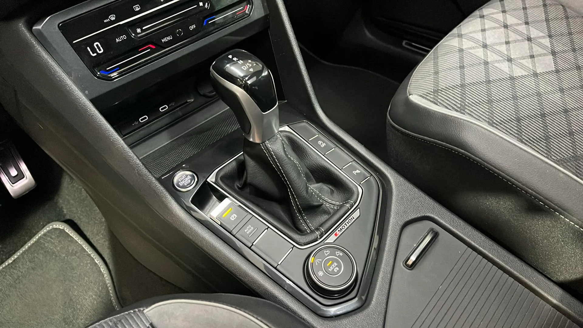 Volkswagen Tiguan R-Line 2.0 TDI DSG - foto 14